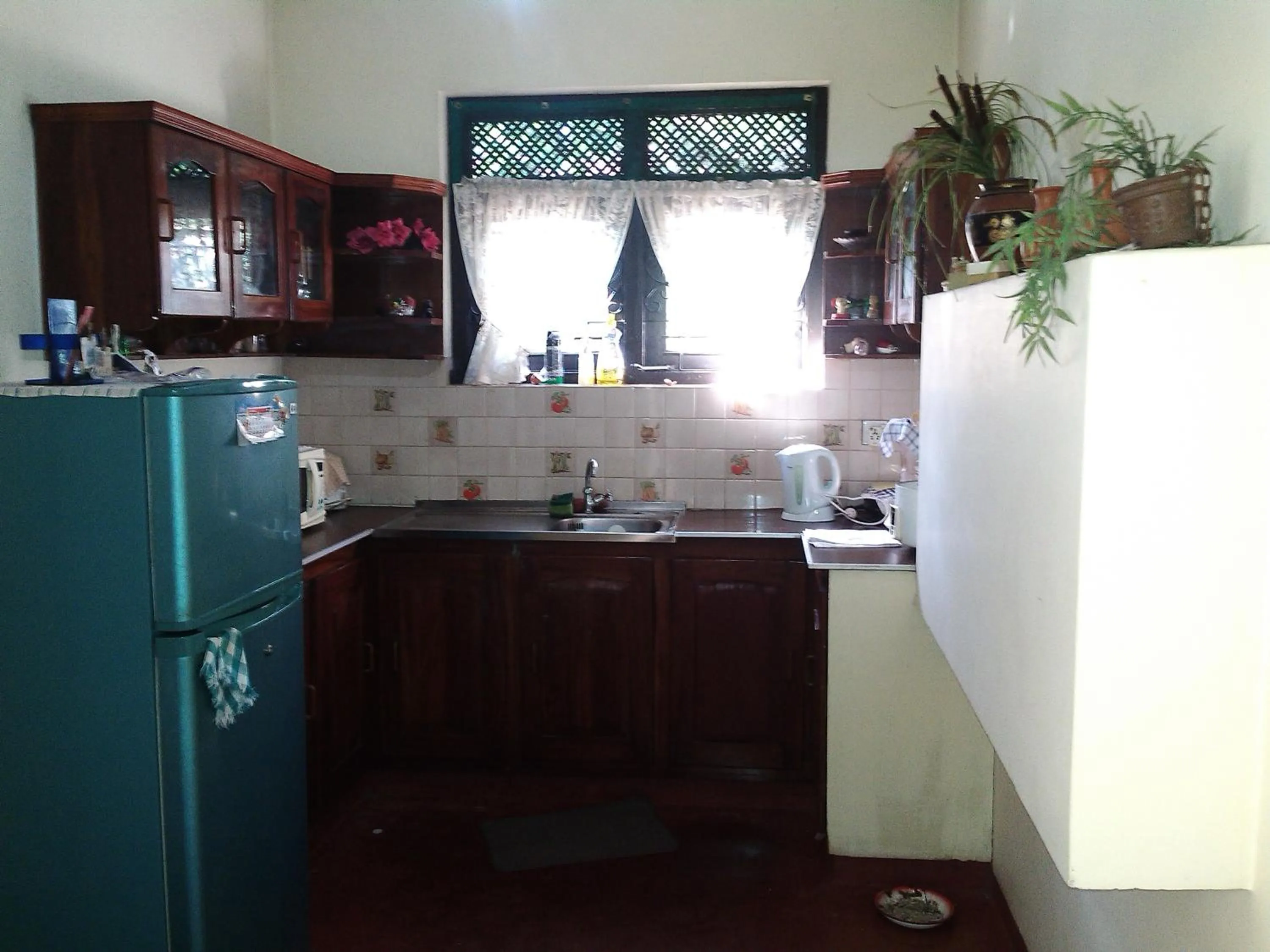 Kitchen or kitchenette in Mama's Hostel by Taprobane