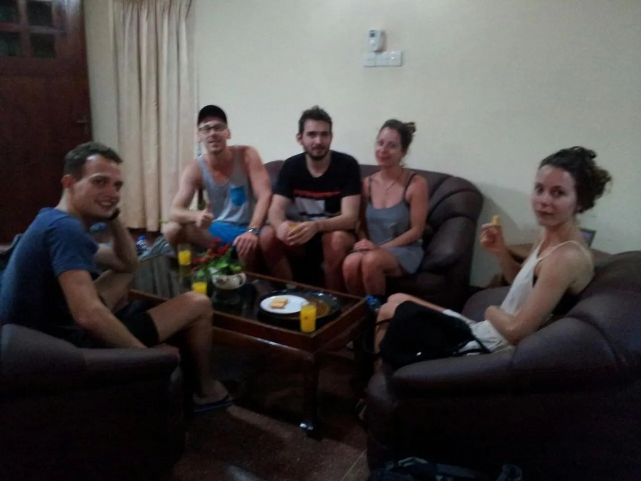 Communal lounge/ TV room in Mama's Hostel by Taprobane