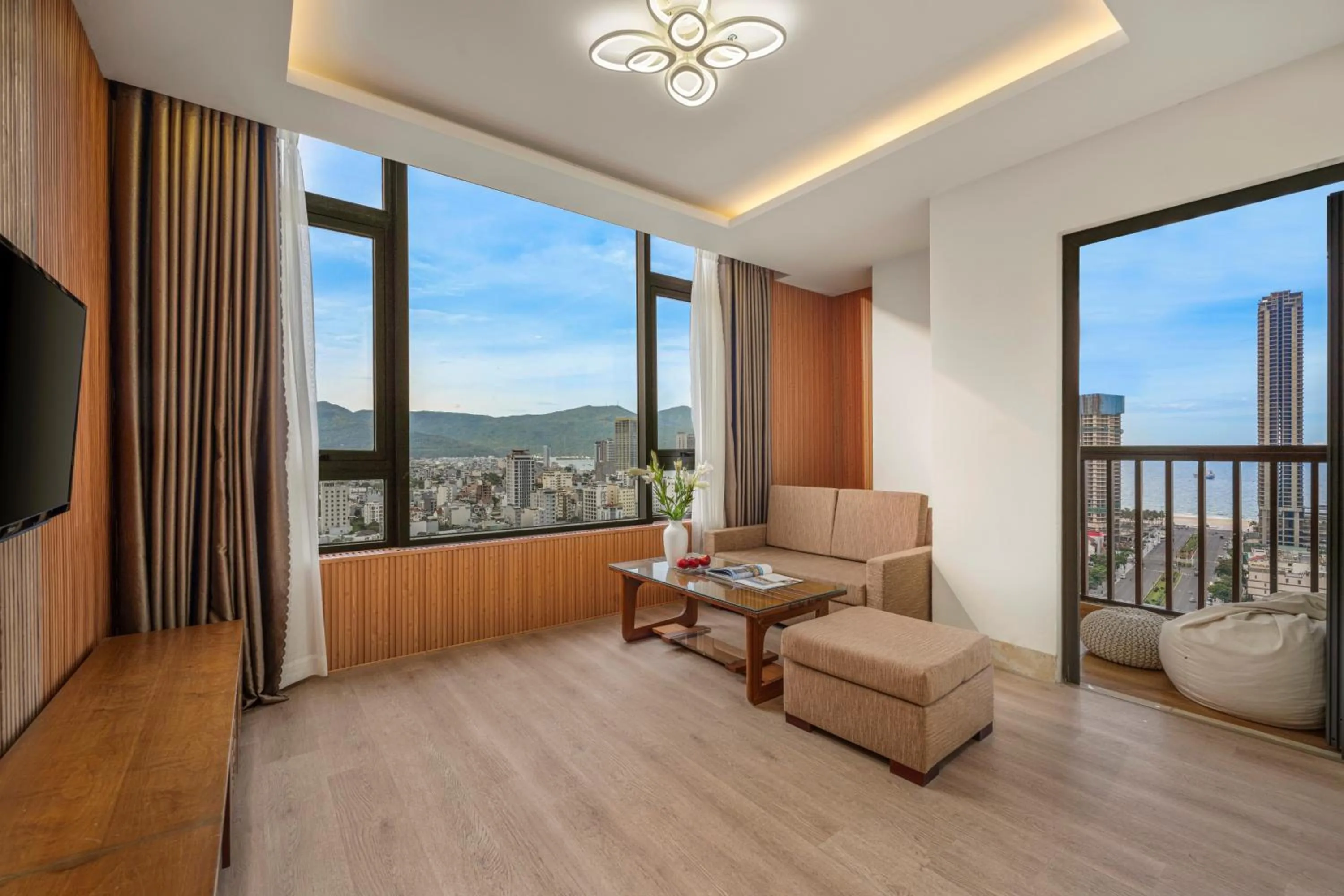 Photo of the whole room in Nhu Minh Plaza Danang Hotel