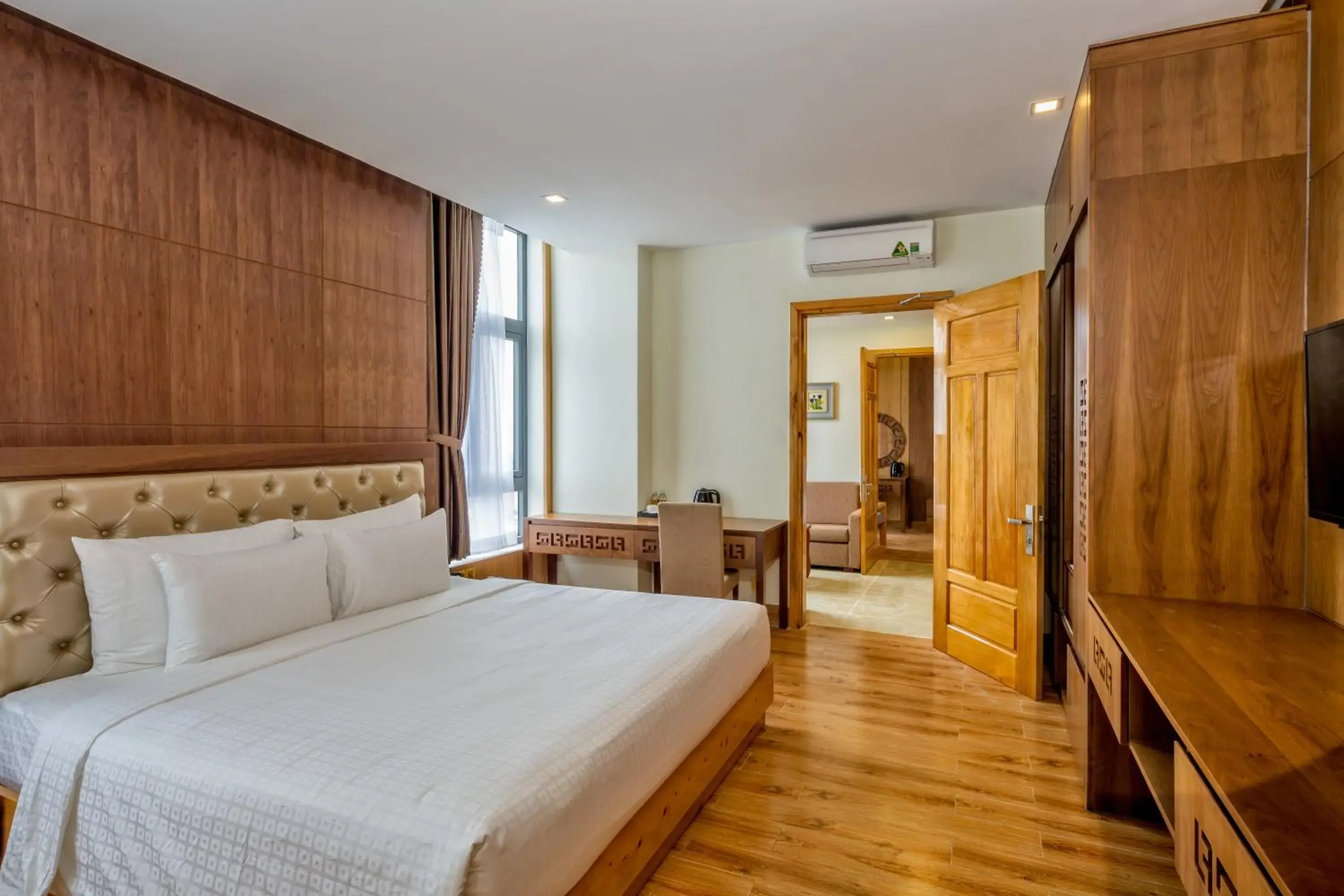 Two-Bedroom Suite Sea View with Bathtub - Complimentary Welcome Fruit in Nhu Minh Plaza Danang Hotel Two-Bedroom Suite Sea View with Bathtub - Complimentary Welcome Fruit in Nhu Minh Plaza Danang Hotel