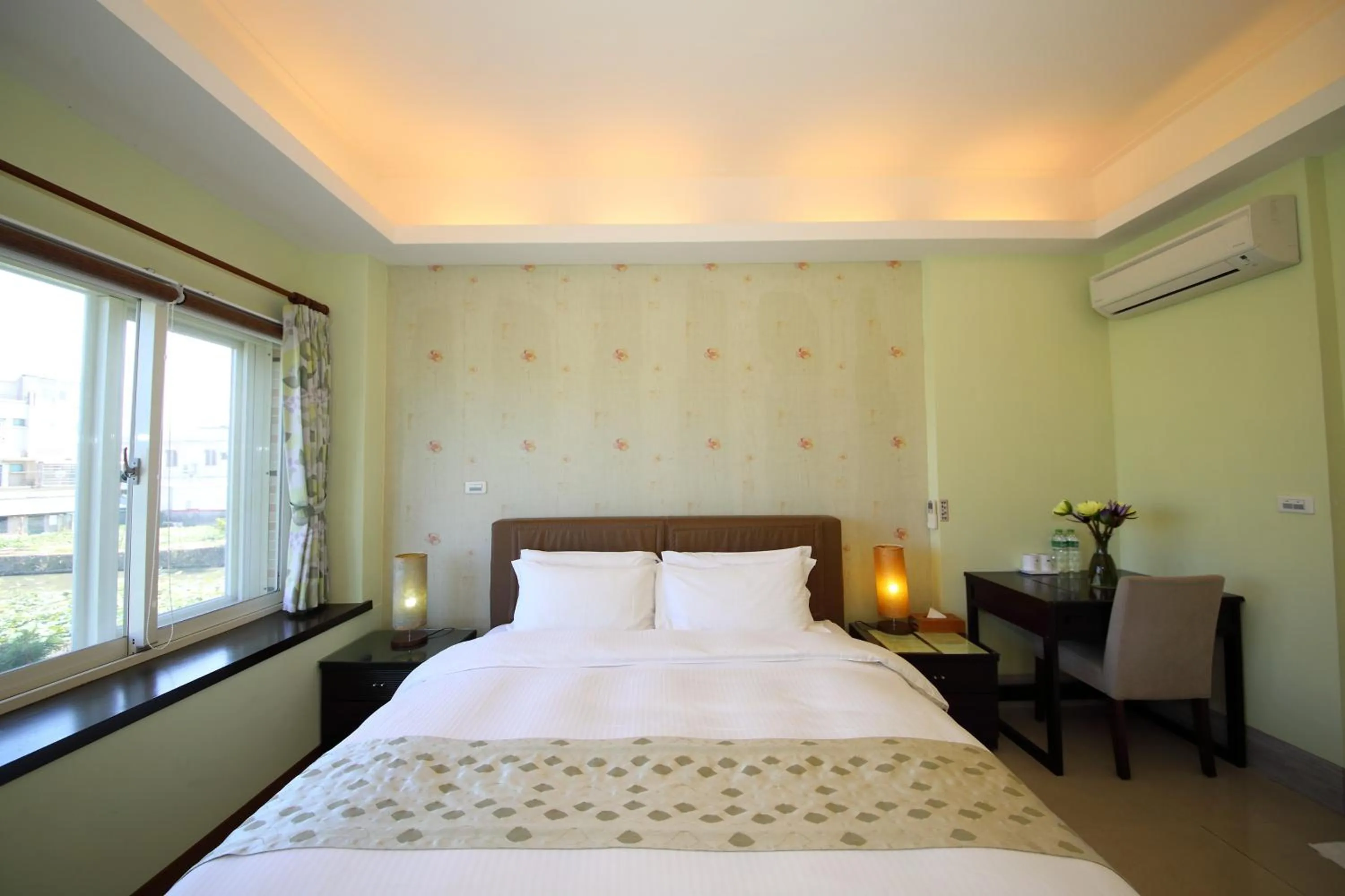 Photo of the whole room, Bed in Yue Ya Guan Homestay