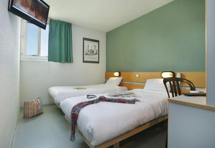 Photo of the whole room, Bed in The Originals Access, Hotel Rennes Ouest (P'tit Dej-Hotel)