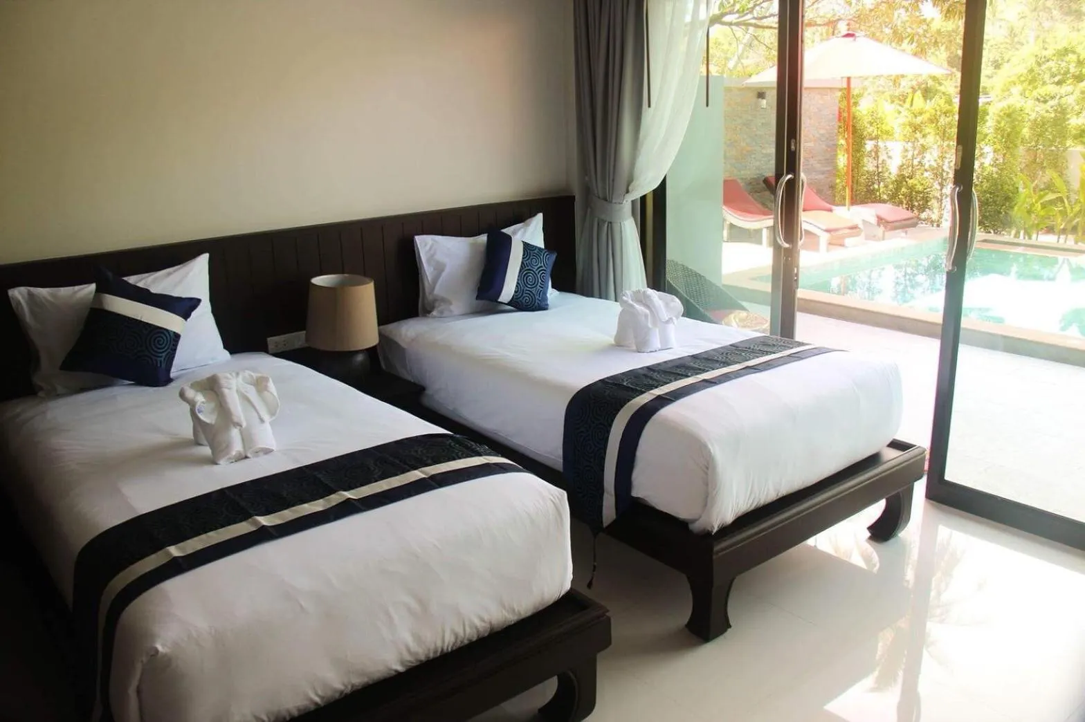 Bed in Amarina Green