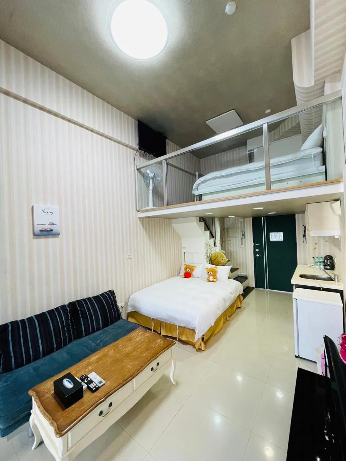 Bed in Chiuan Jia Hot Spring House