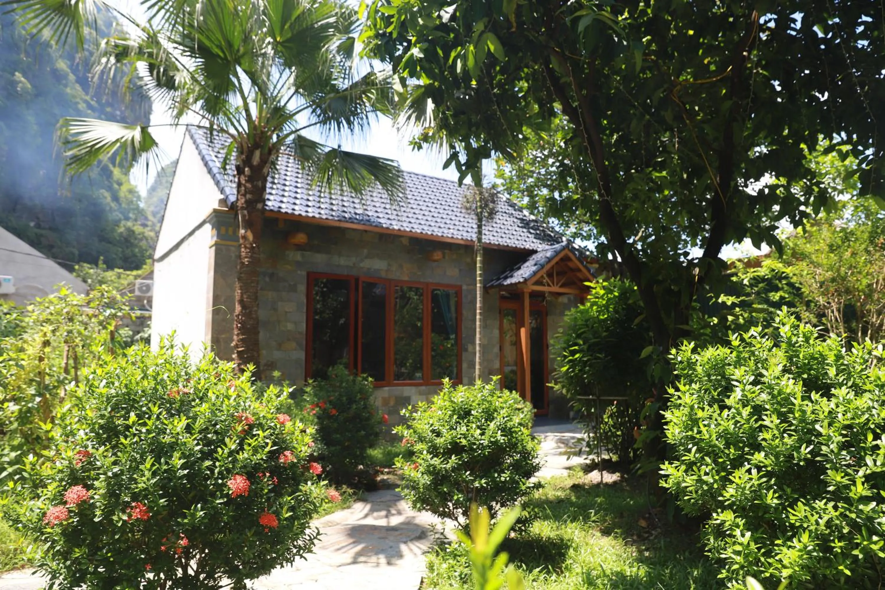 Garden in Trang An River View Homestay