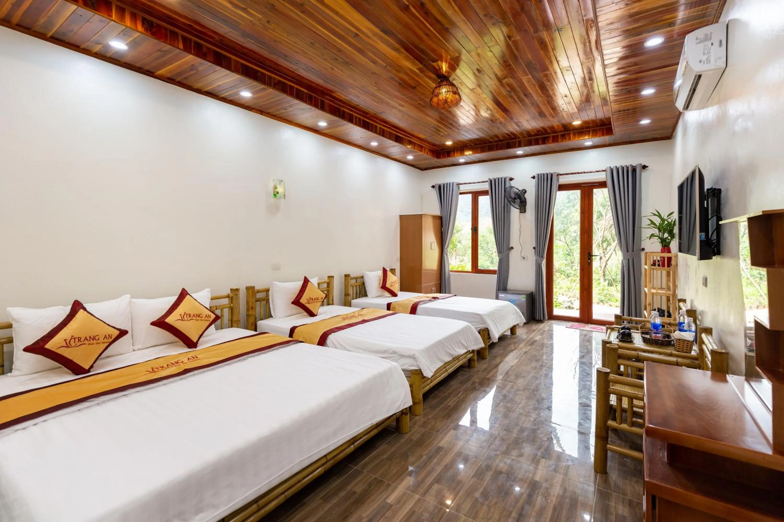 Photo of the whole room, Bed in Trang An River View Homestay
