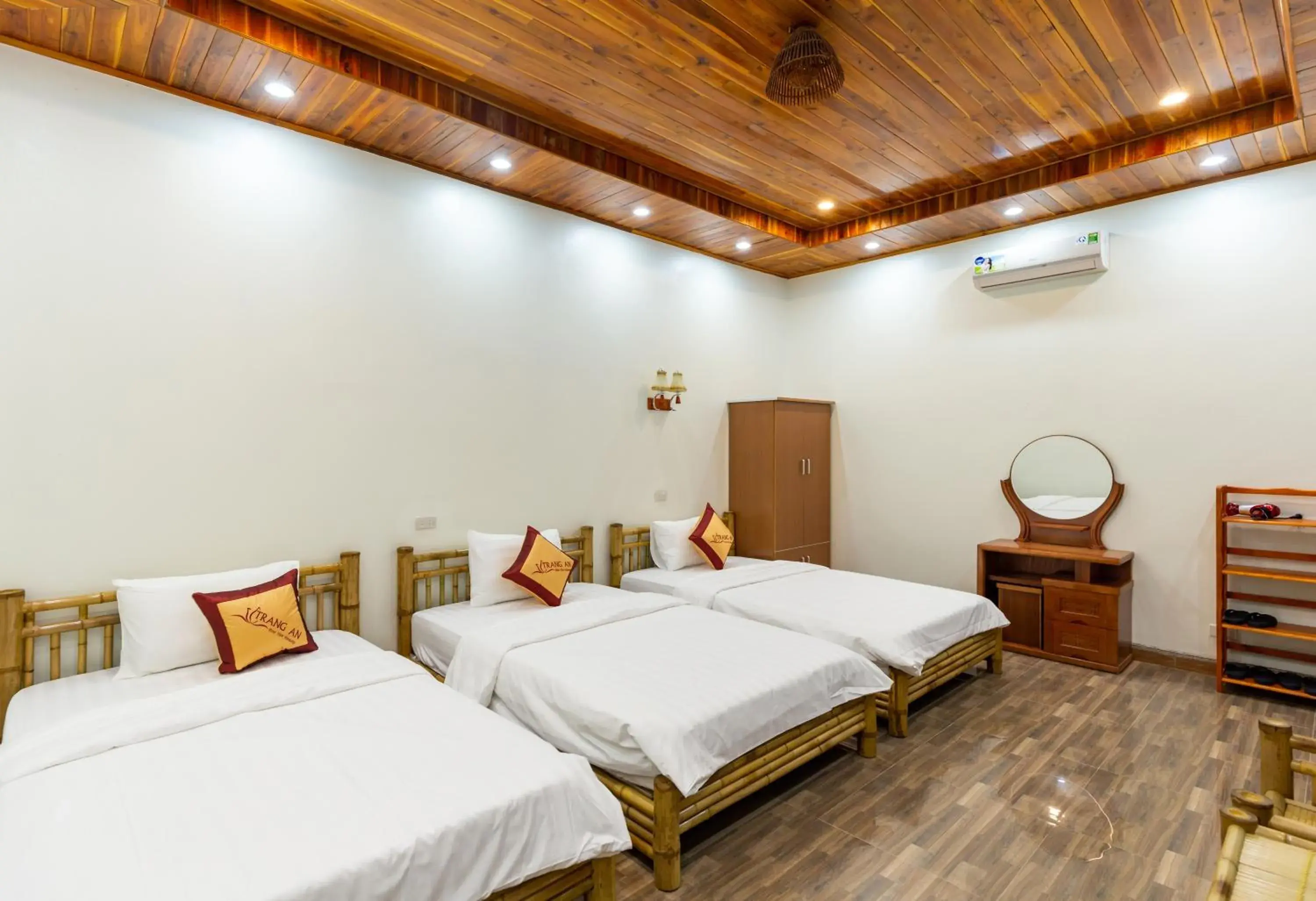 Triple Room with Garden View in Trang An River View Homestay Triple Room with Garden View in Trang An River View Homestay