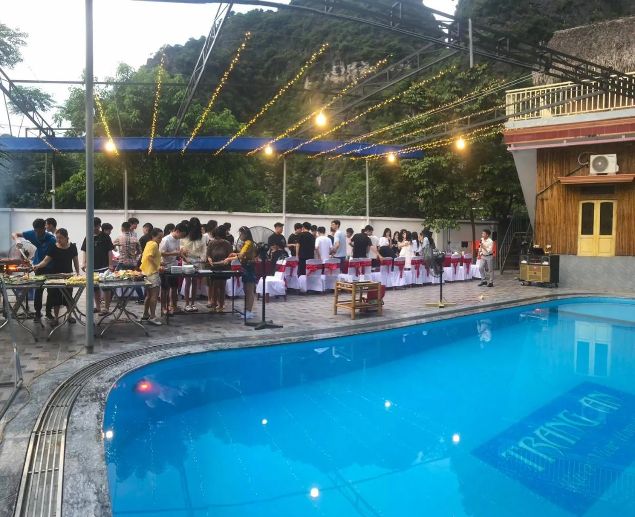 Restaurant/places to eat in Trang An River View Homestay