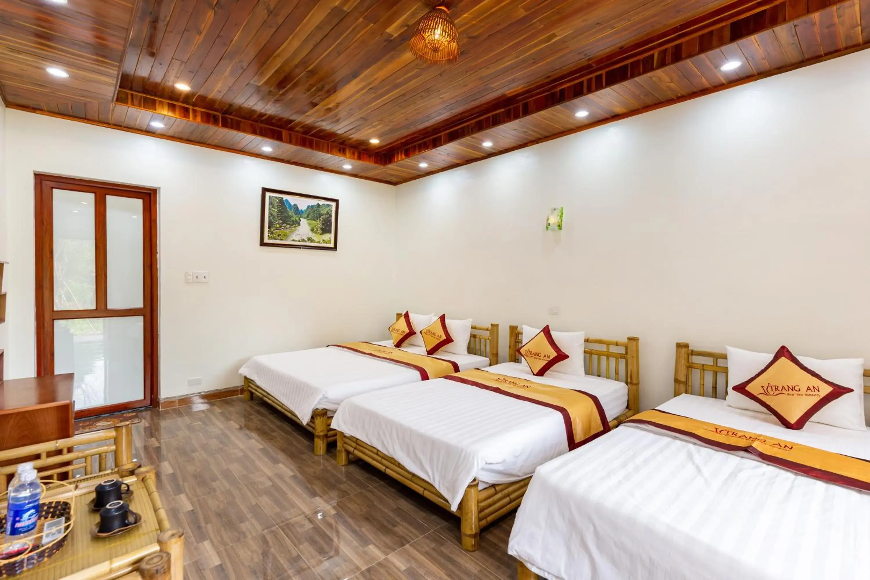 Triple Room with Mountain View in Trang An River View Homestay Triple Room with Mountain View in Trang An River View Homestay