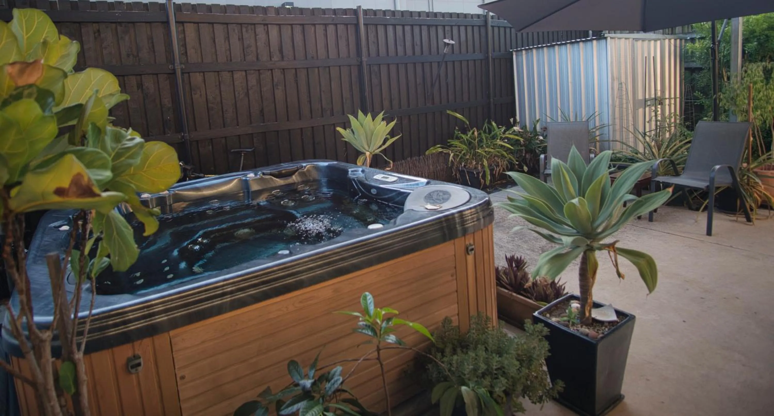 Hot Tub in Mount Gravatt Guesthouse