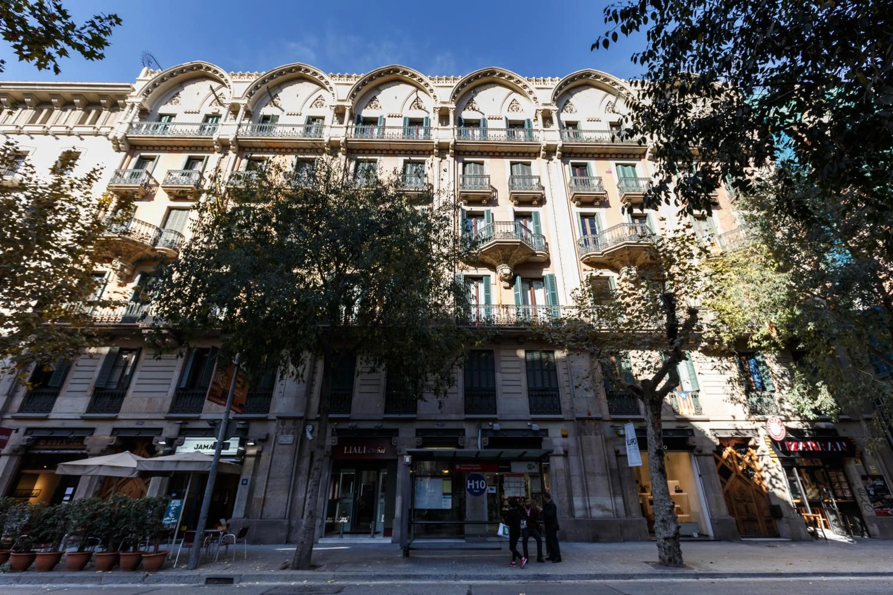 Property building in Ciudad Condal Hostal - Paseo de Gracia