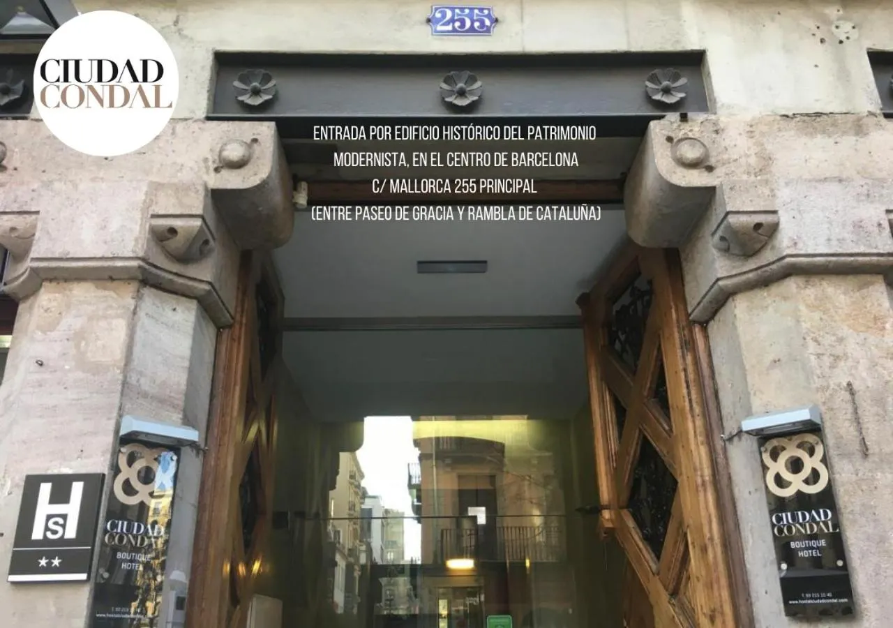 Facade/entrance in Ciudad Condal Hostal - Paseo de Gracia
