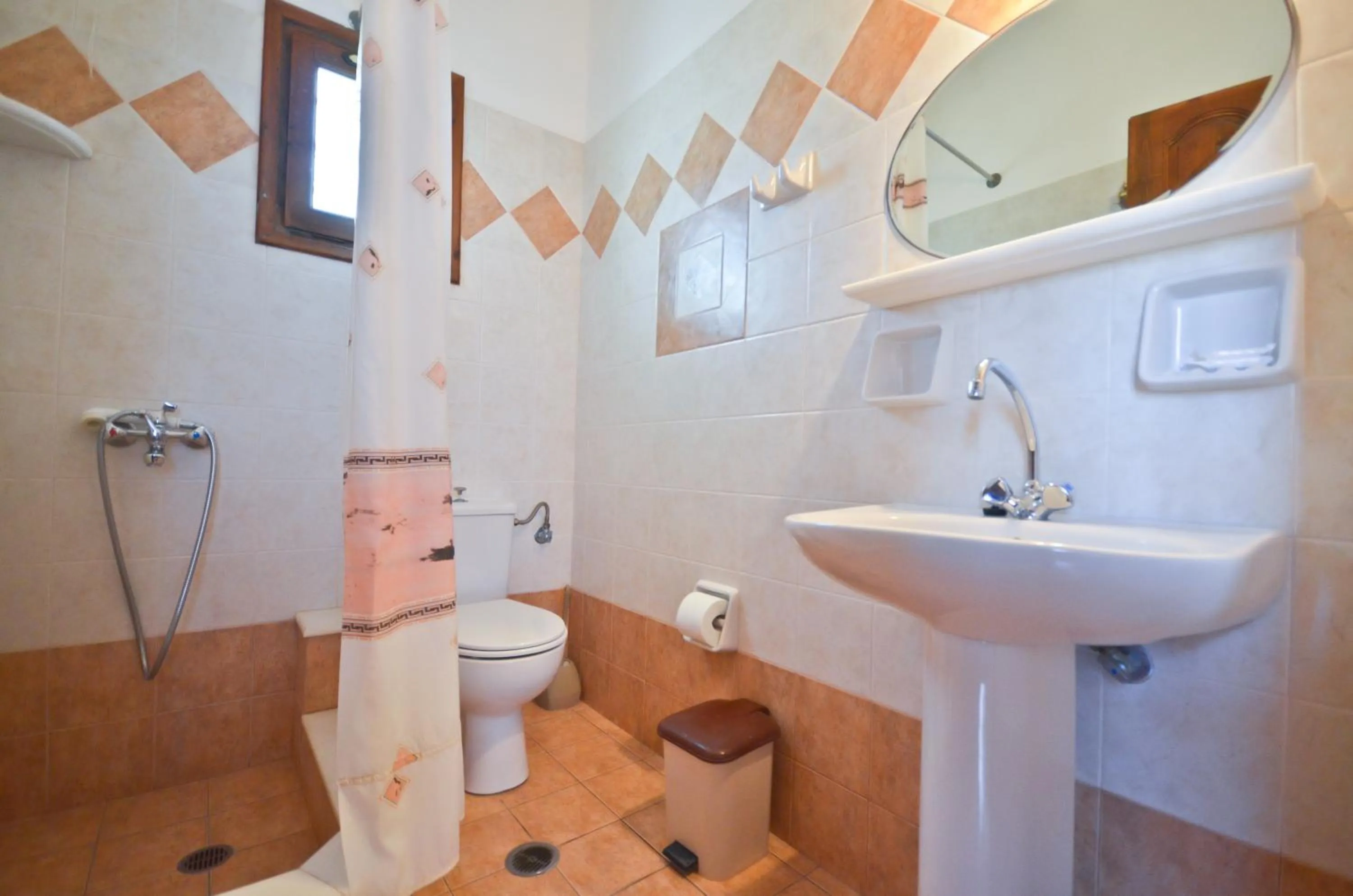 Bathroom in Naxos Filoxenia Hotel