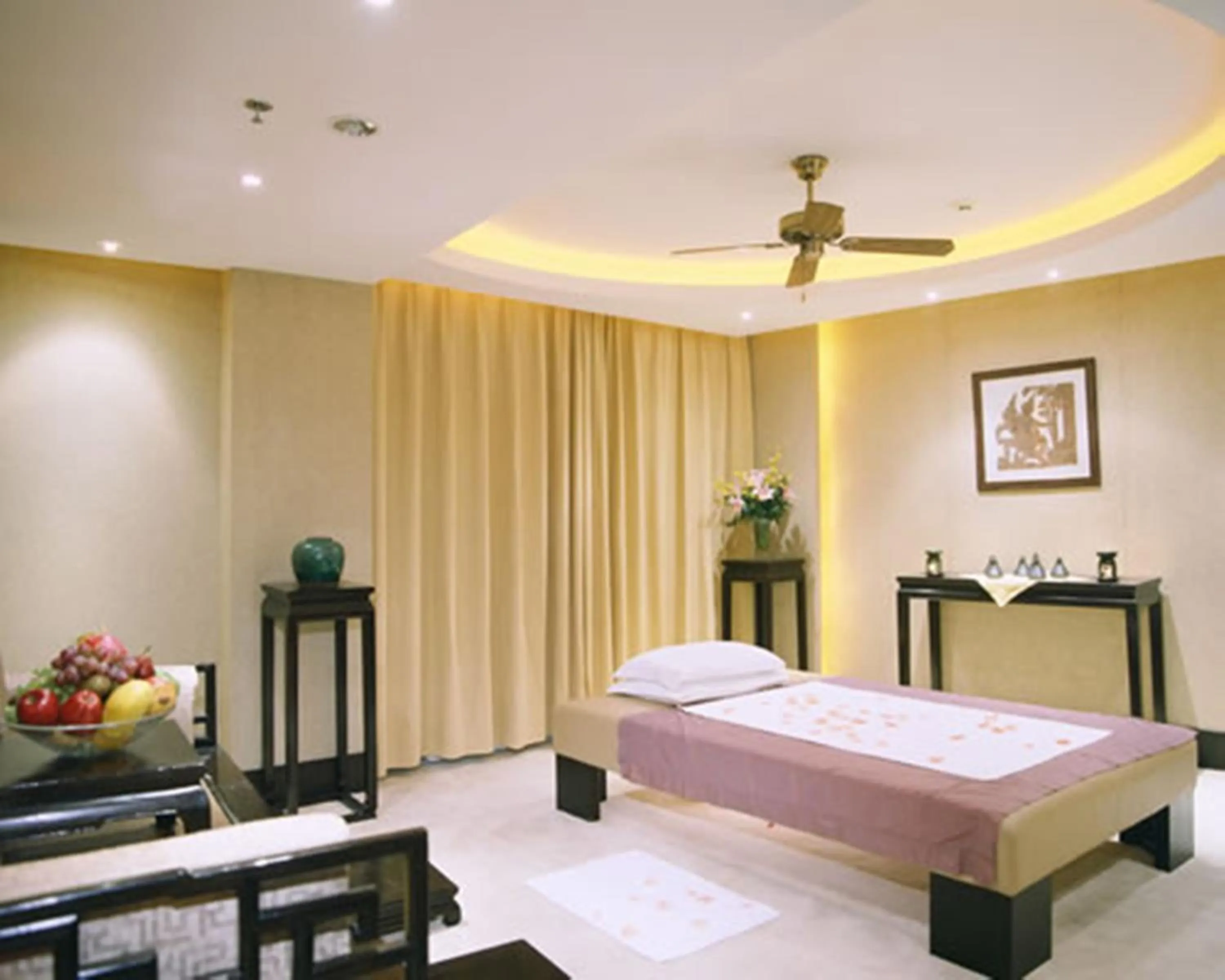 Spa and wellness centre/facilities, Bed in Lakeview Xuanwu Hotel