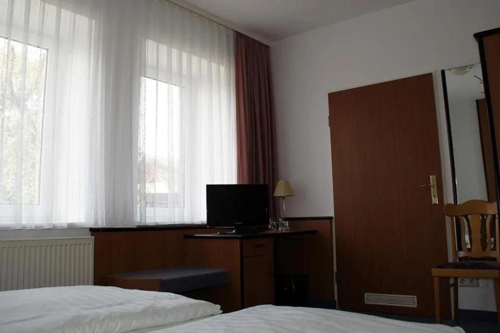 Photo of the whole room, Bed in Landhotel Pagram-Frankfurt/Oder