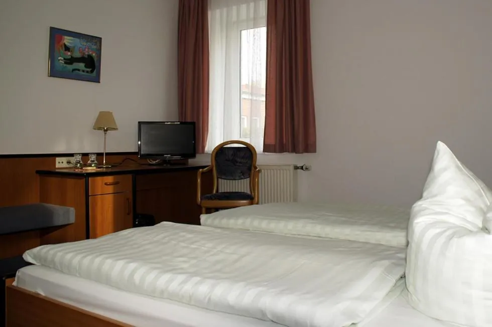 Photo of the whole room, Bed in Landhotel Pagram-Frankfurt/Oder