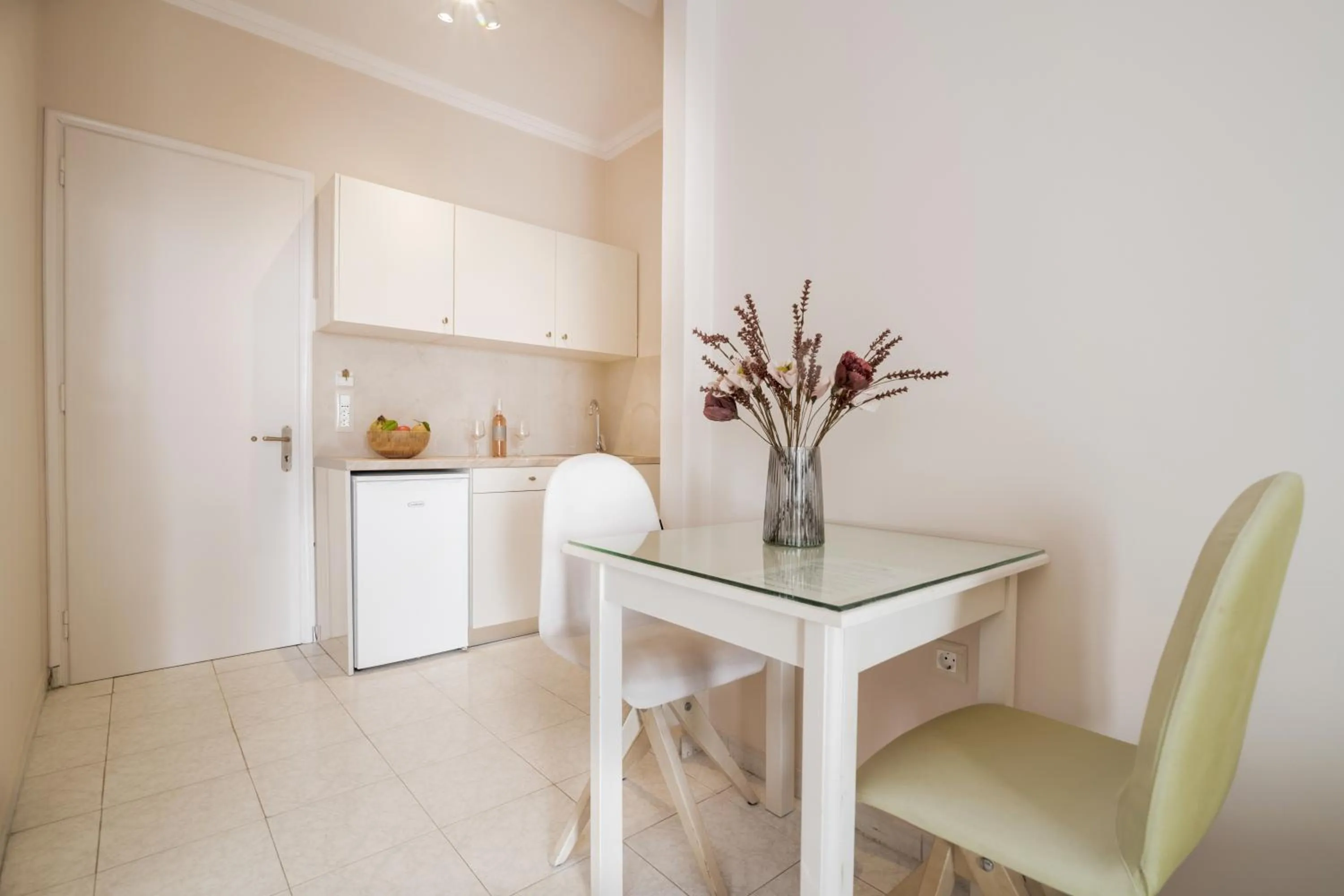 Kitchen or kitchenette in Edelweiss Hotel