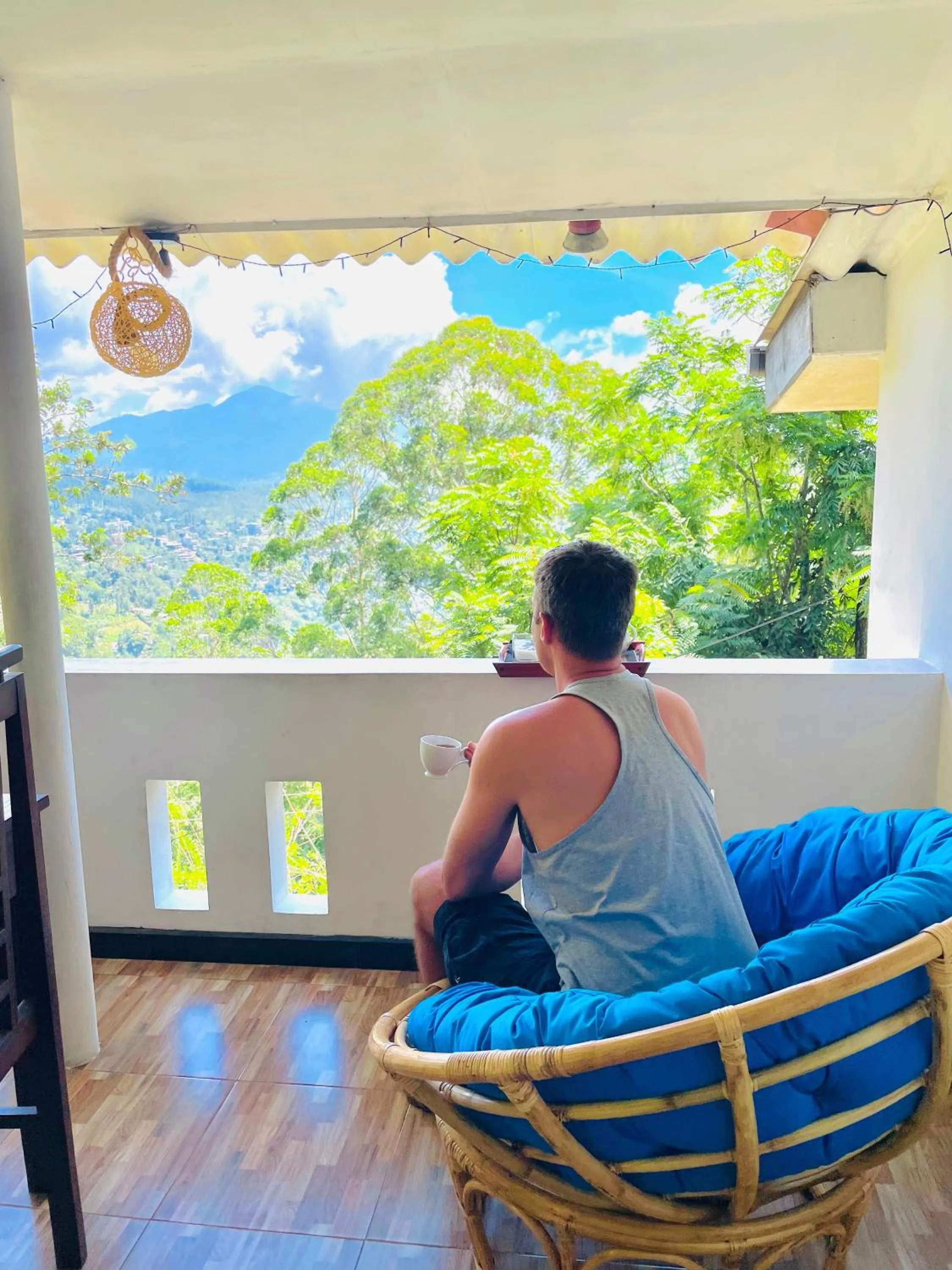 Day in Pleasant View Ella