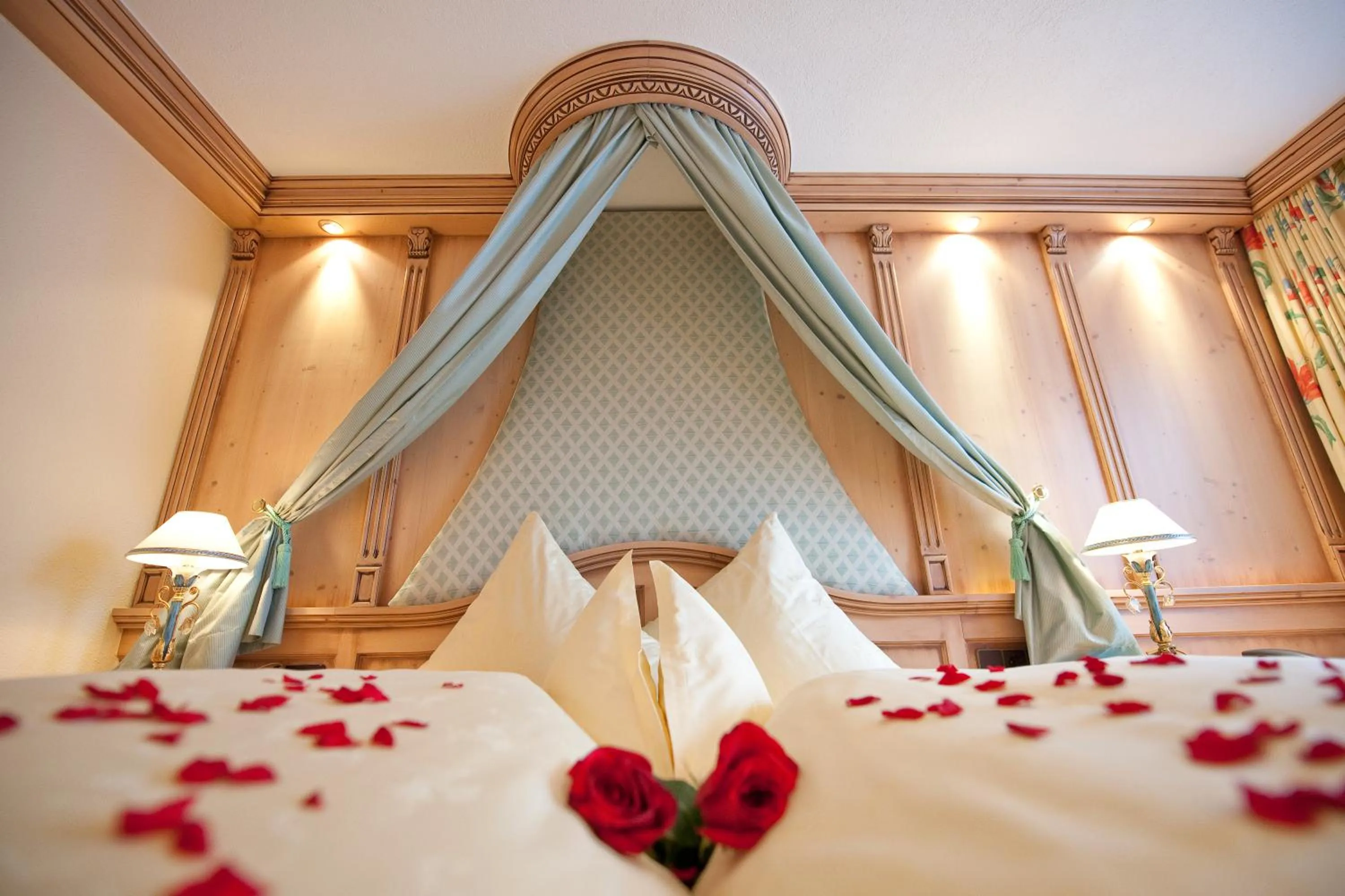 Bed in Hotel Jagdhof Bed & Breakfast