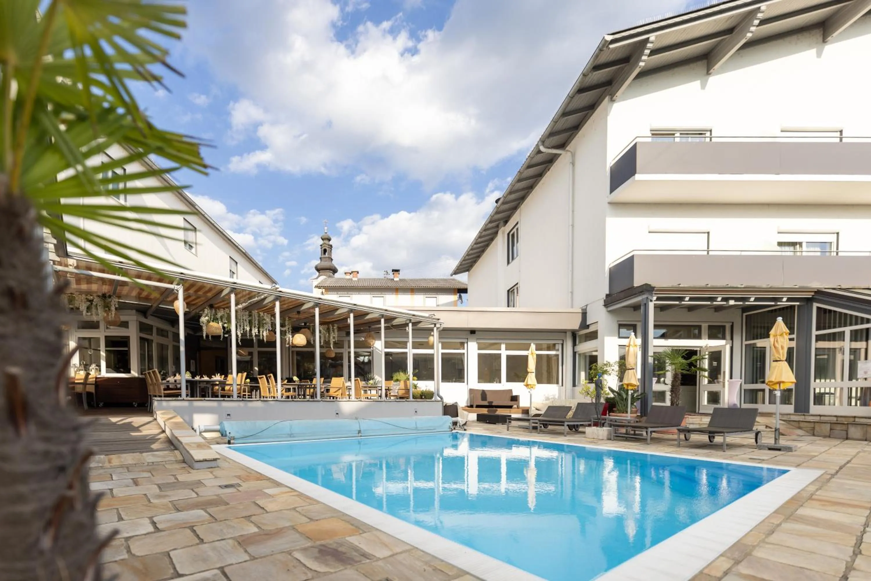 Property building in Hotel Landliebe