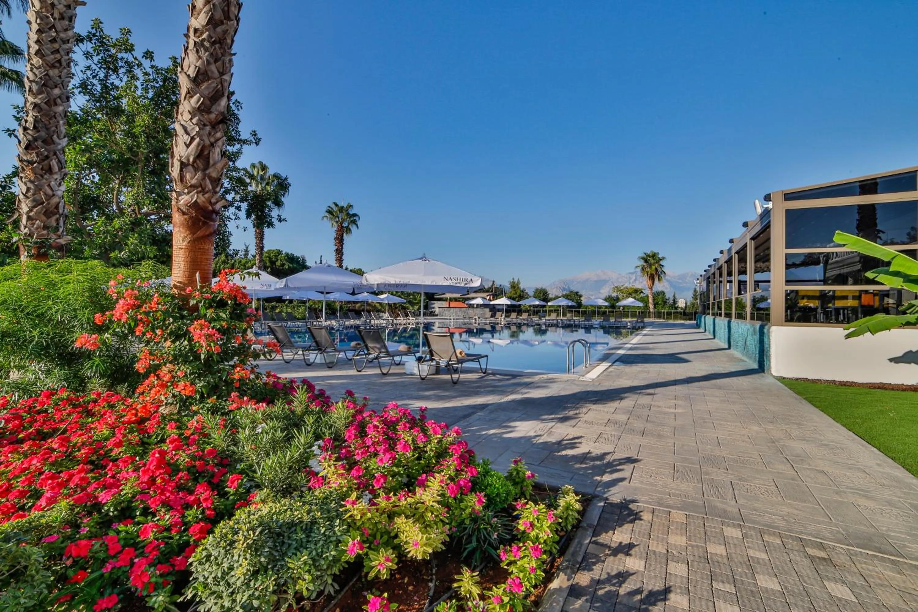 Garden view in Nashira City Resort Hotel