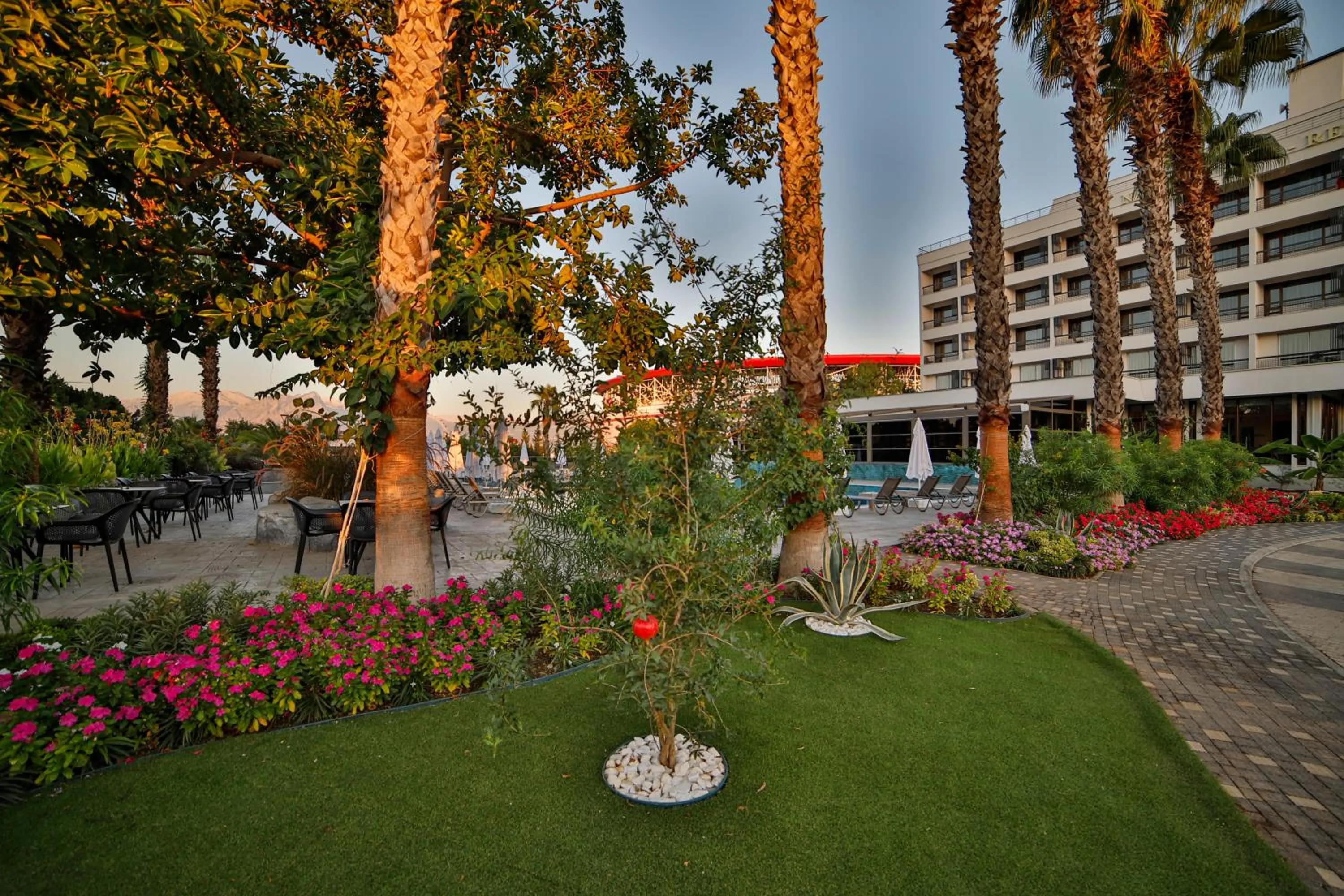 Garden in Nashira City Resort Hotel