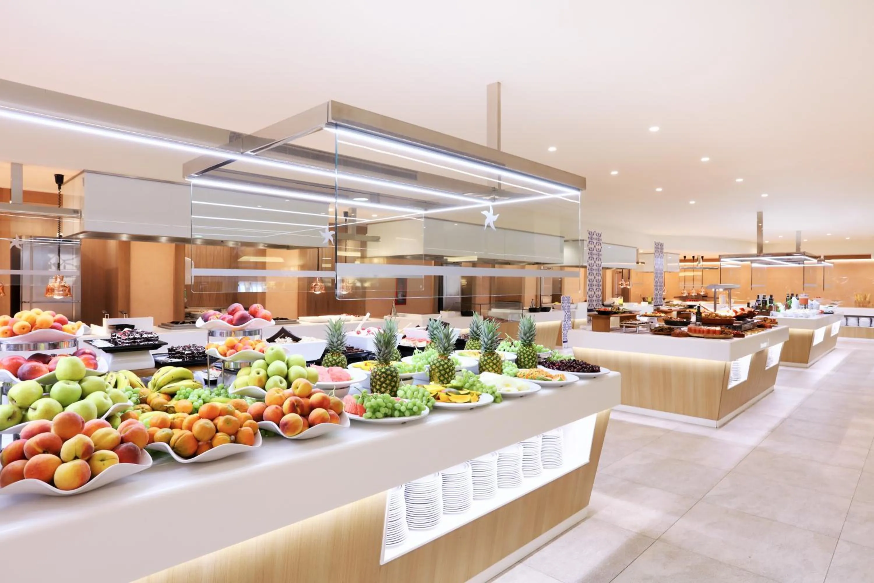 Restaurant/places to eat in Iberostar Waves Málaga Playa