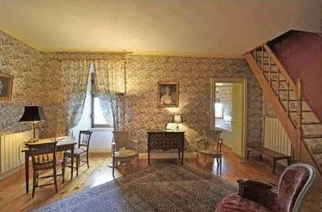 Photo of the whole room in Château De Vollore