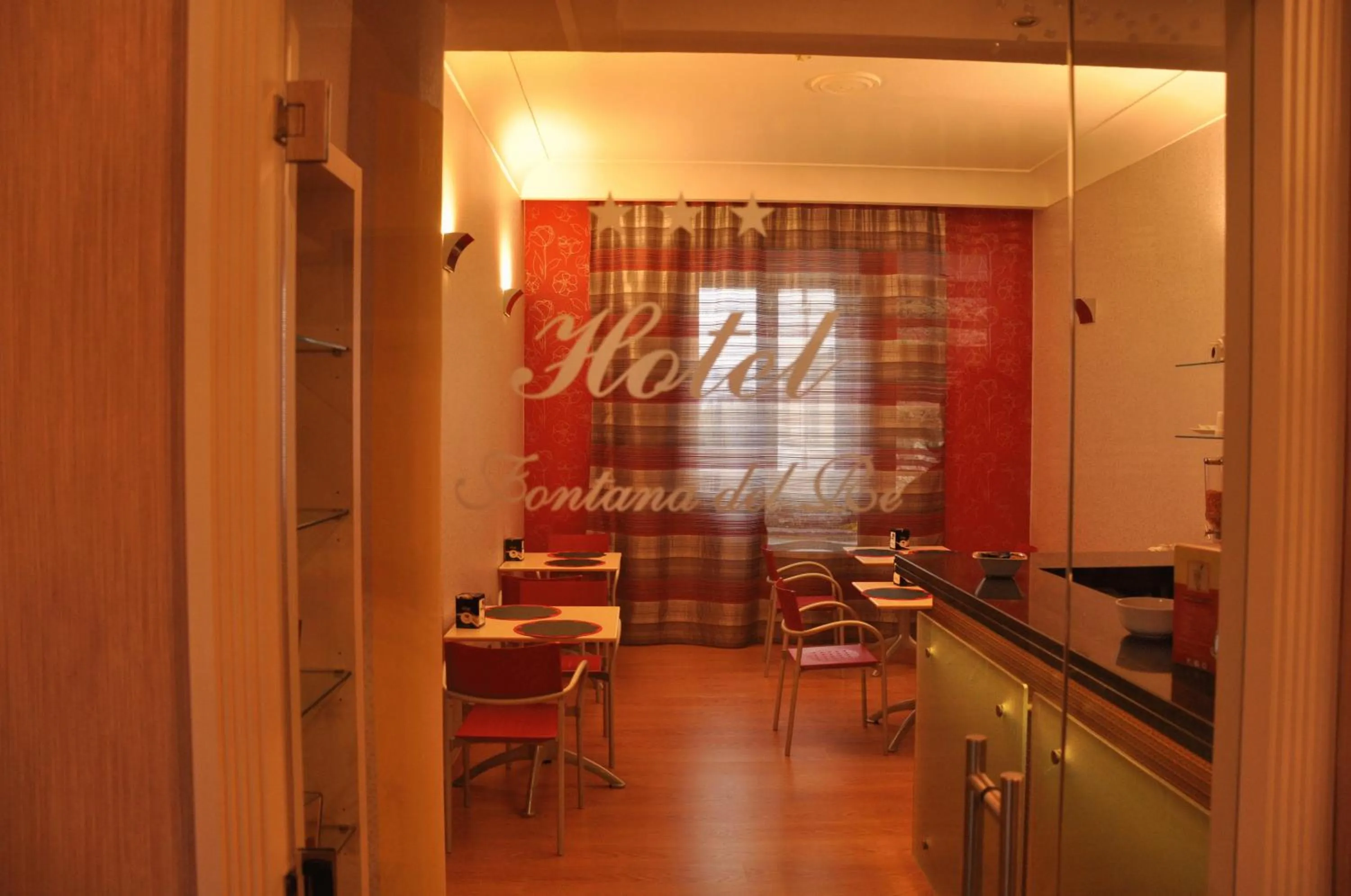 Lounge or bar in Hotel Fontana Del Re