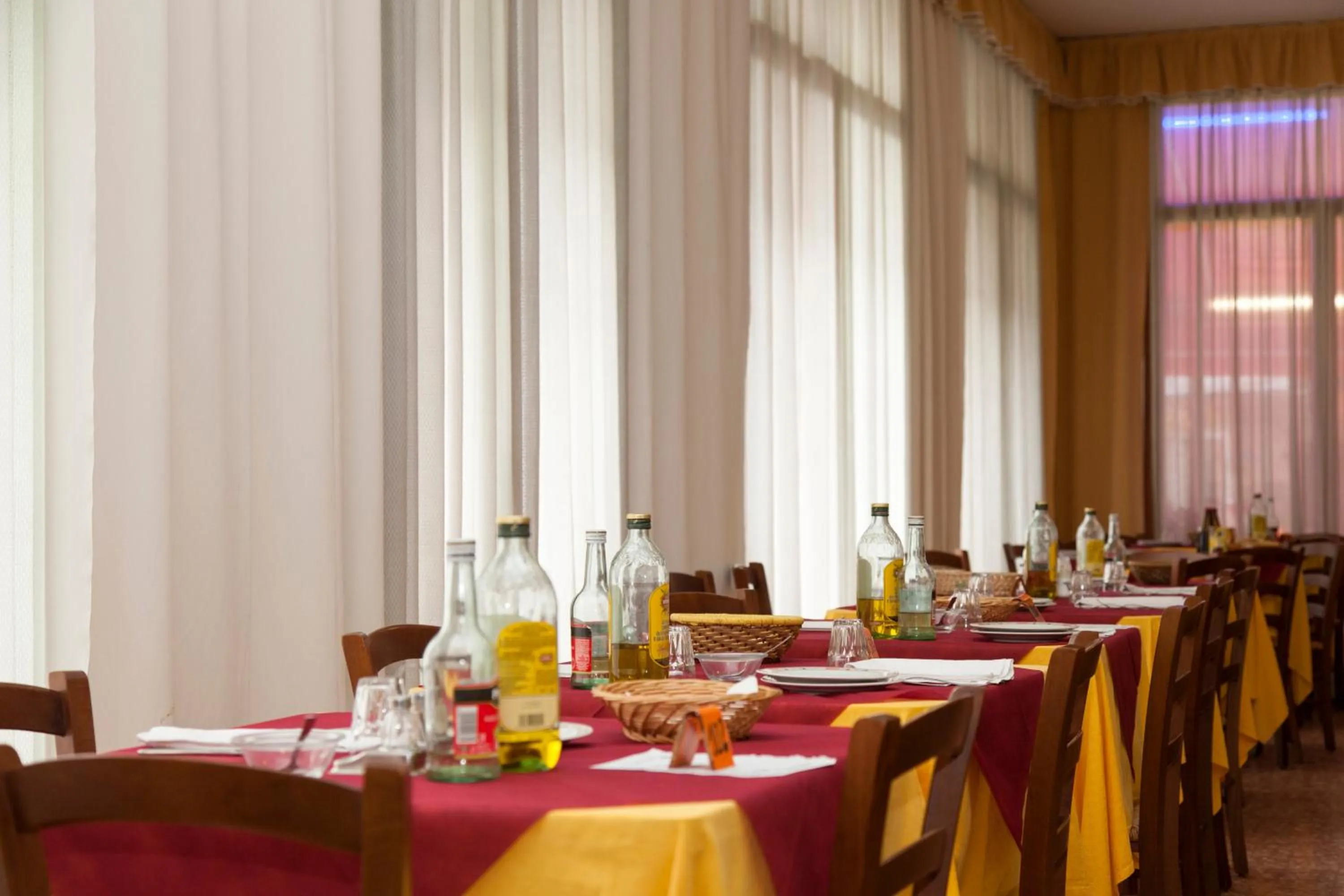 Restaurant/places to eat in Hotel Taormina