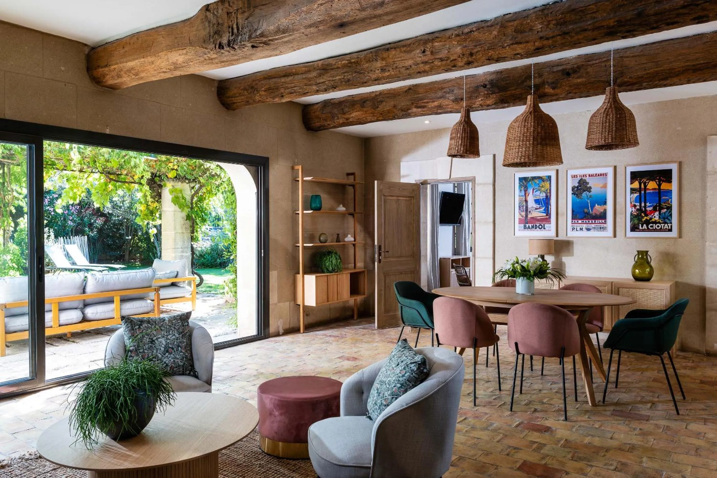 TV and multimedia in Hôtel - Restaurant & Spa La Magdeleine - Mathias Dandine