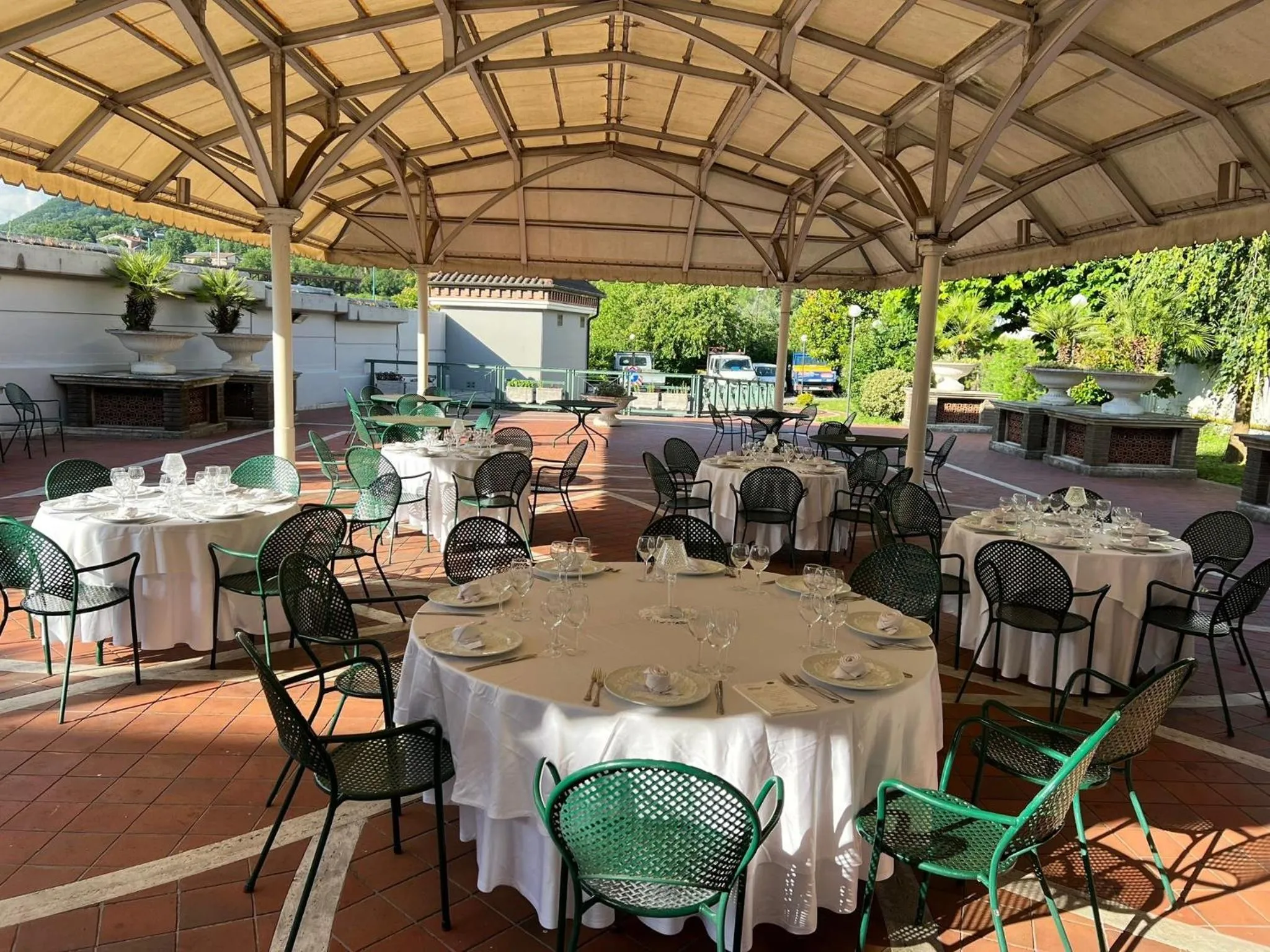 Restaurant/places to eat in Hotel Civita