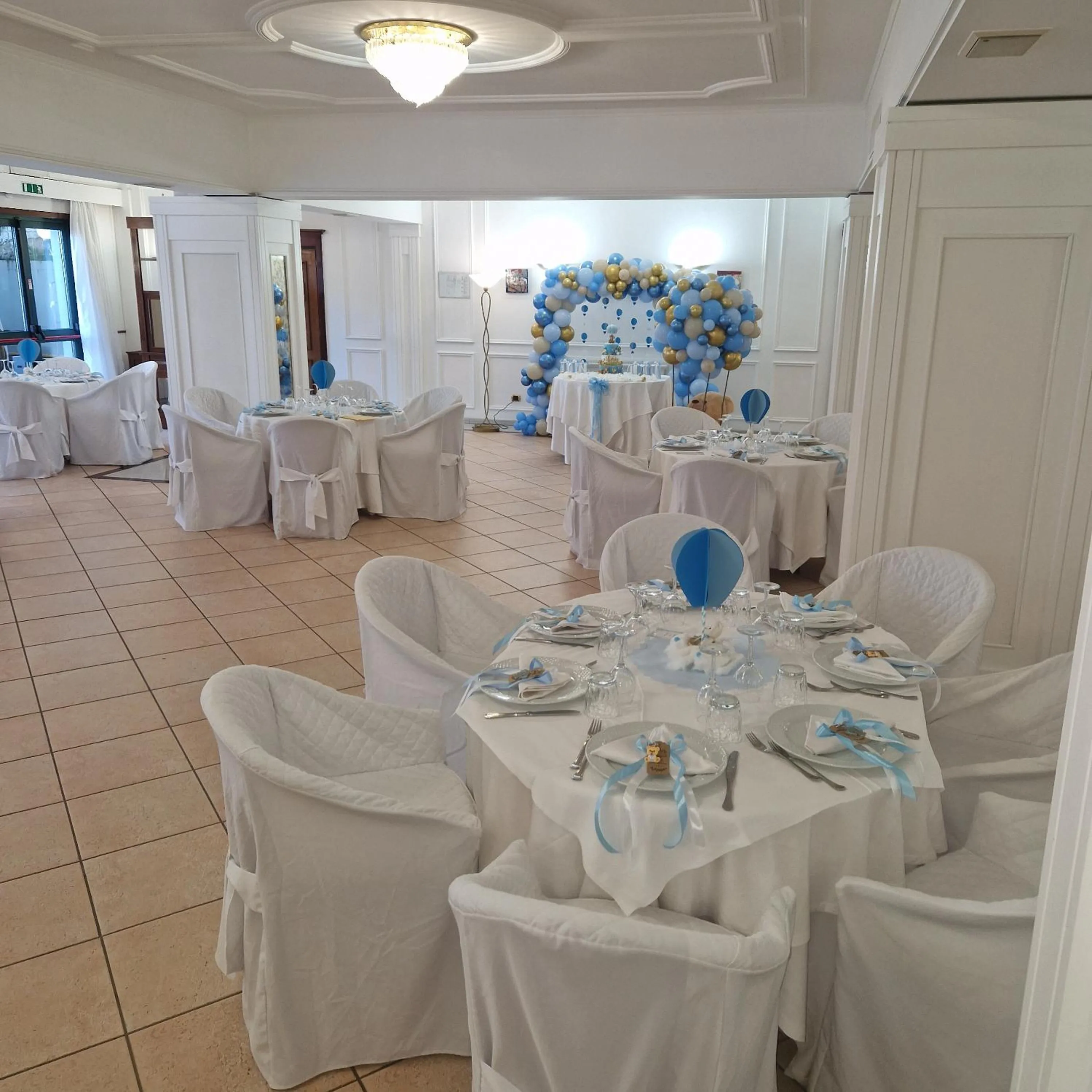 Restaurant/places to eat in Hotel Civita