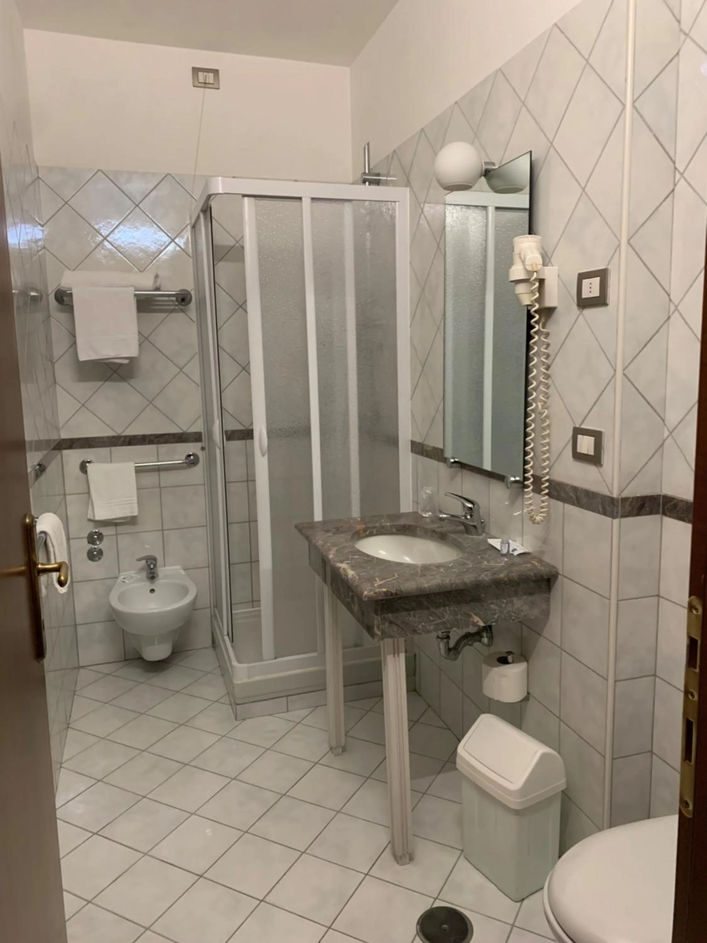 Shower in Hotel Civita