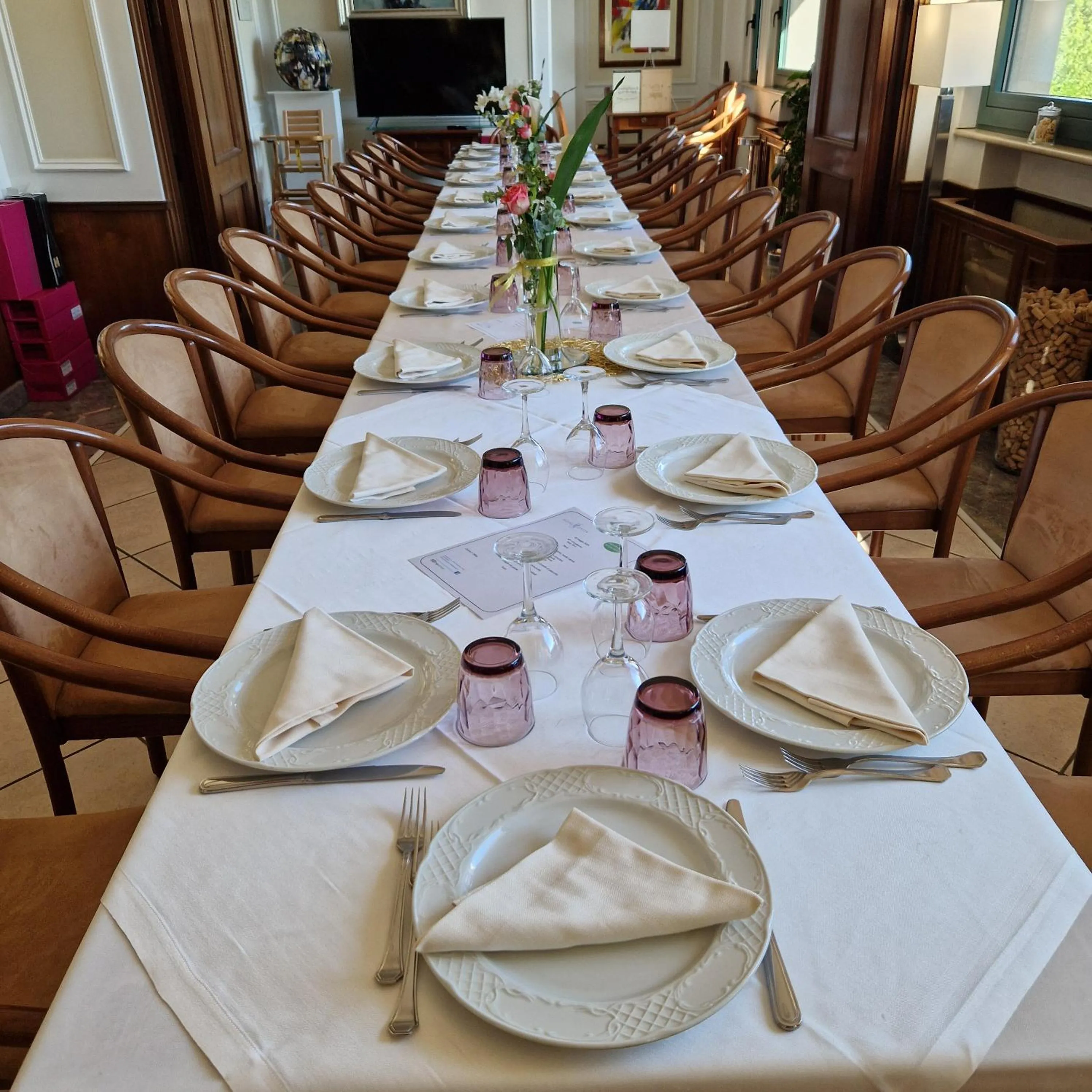 Restaurant/places to eat in Hotel Civita