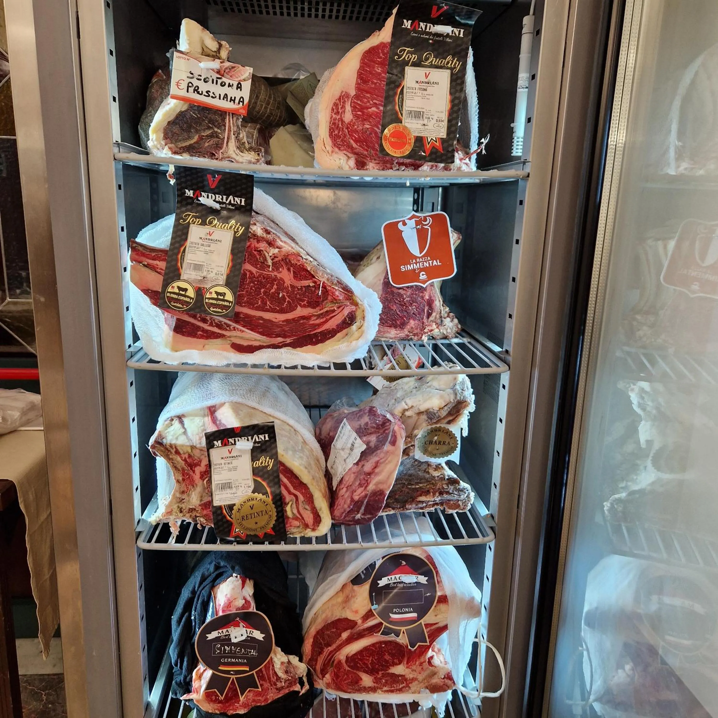 Restaurant/places to eat in Hotel Civita