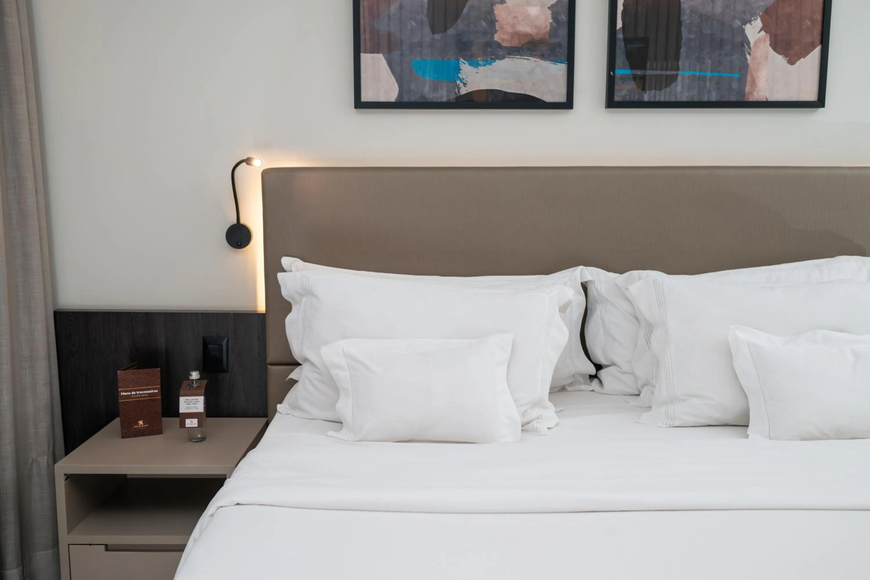 Bed in Royal Collection Paulista