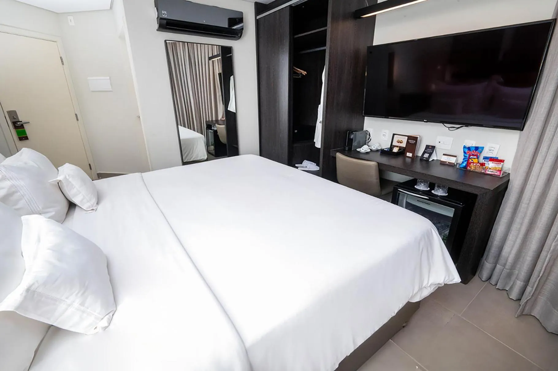 Bed in Royal Collection Paulista