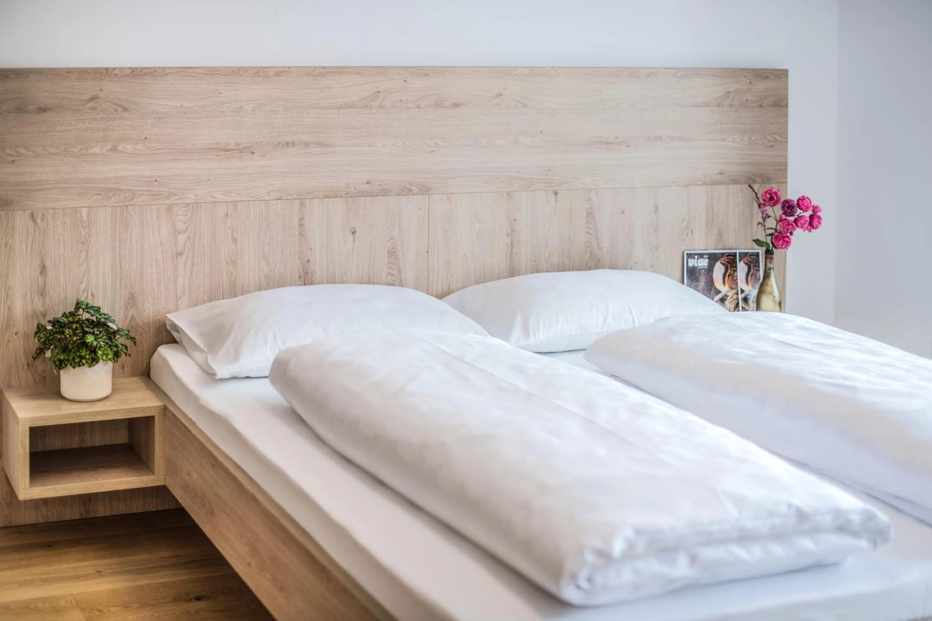 Bed in Hotel Mondschein