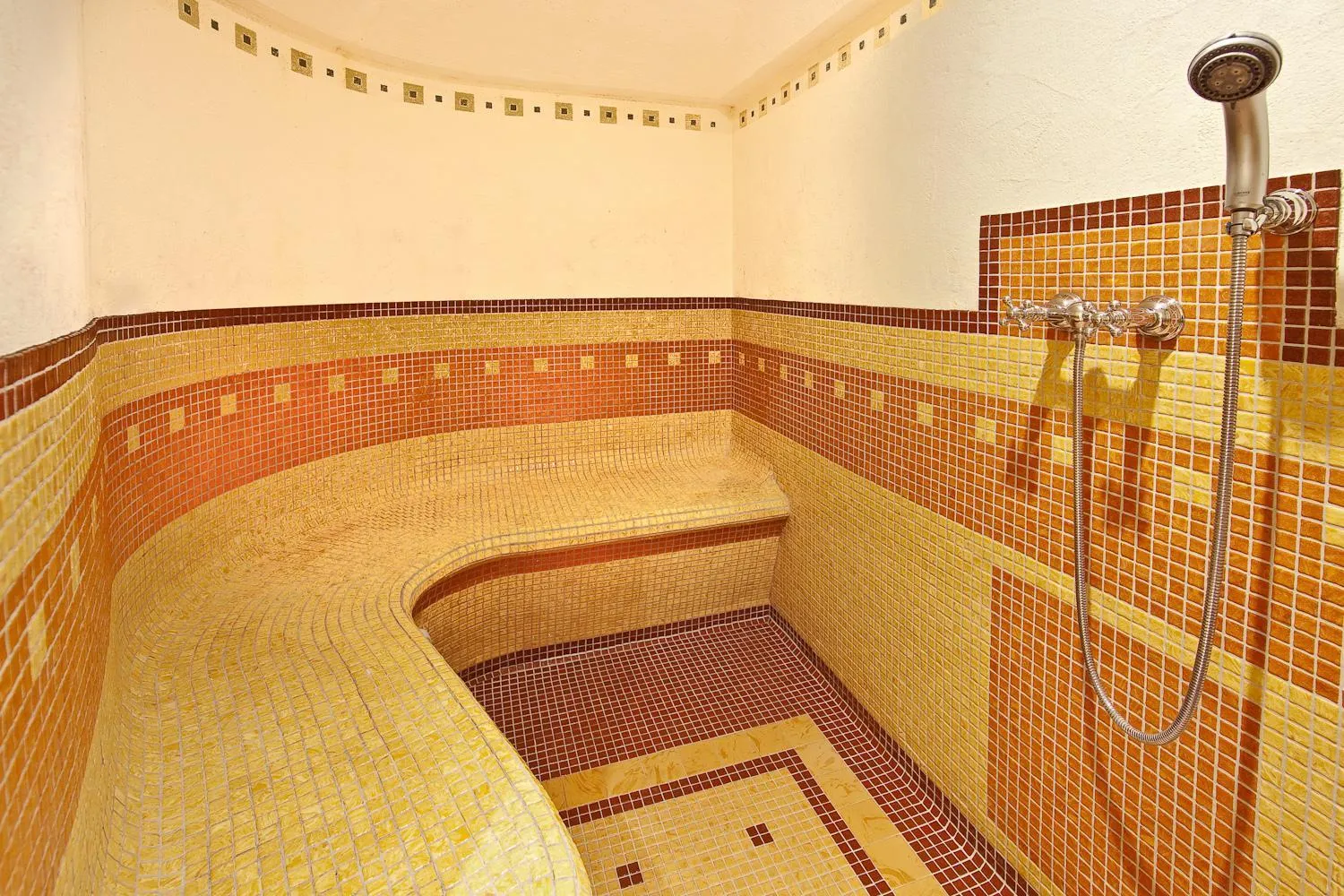 Spa and wellness centre/facilities in Hotel Mondschein