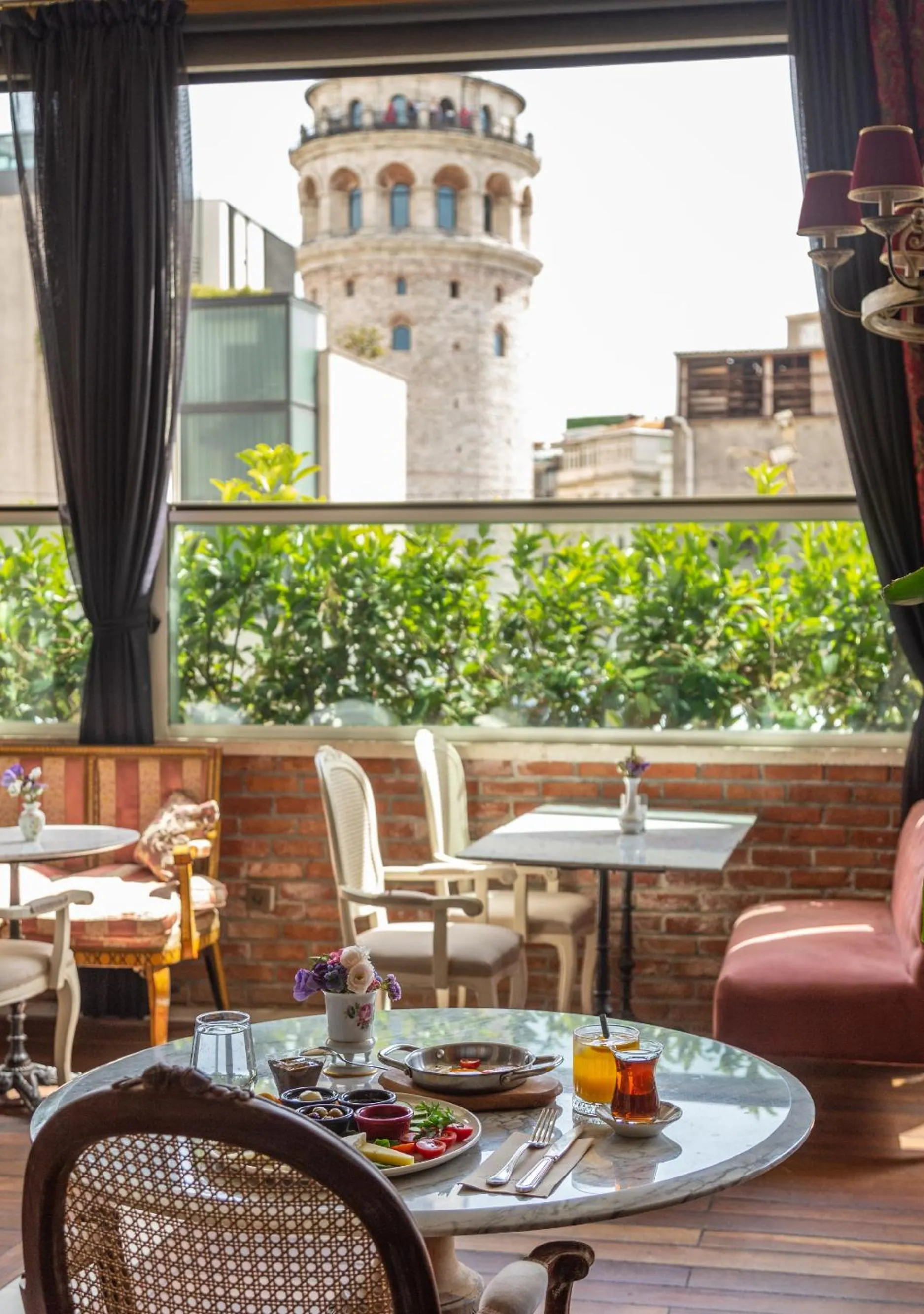 Restaurant/places to eat in Meroddi Pera Flats