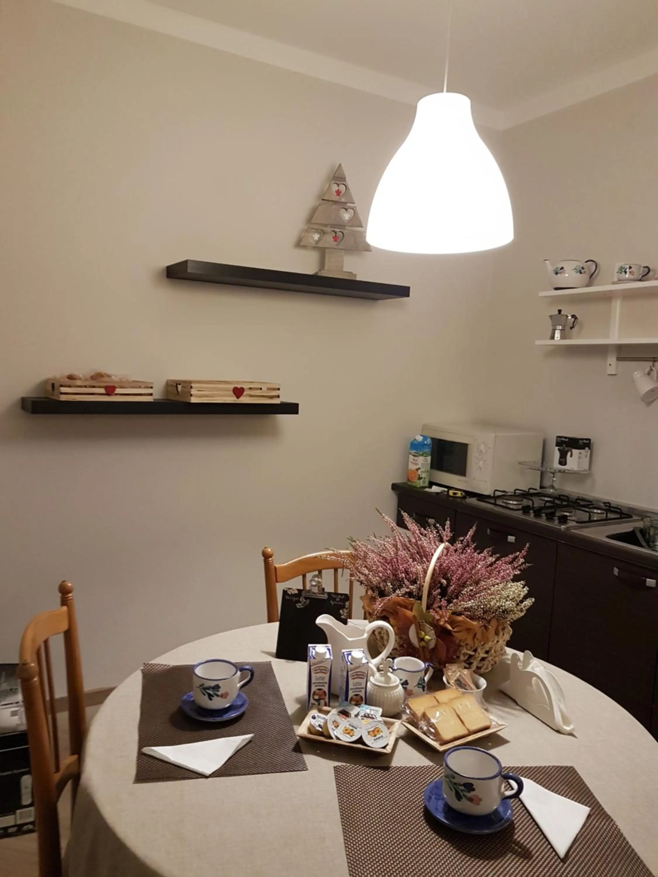 Food and drinks in b&b Tre Passi Dalla Torre