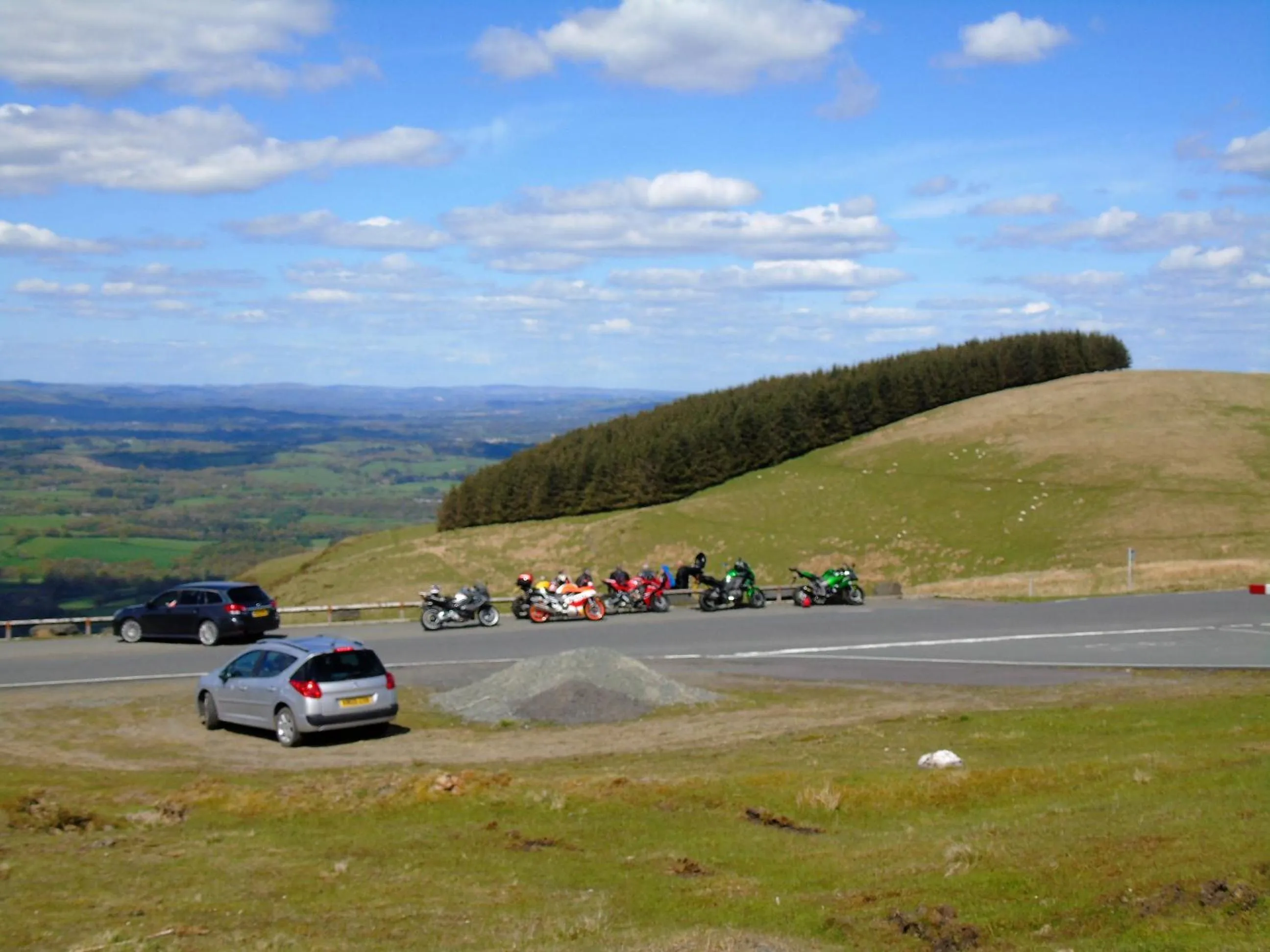 Mountain view in Pwllgwilym B & B