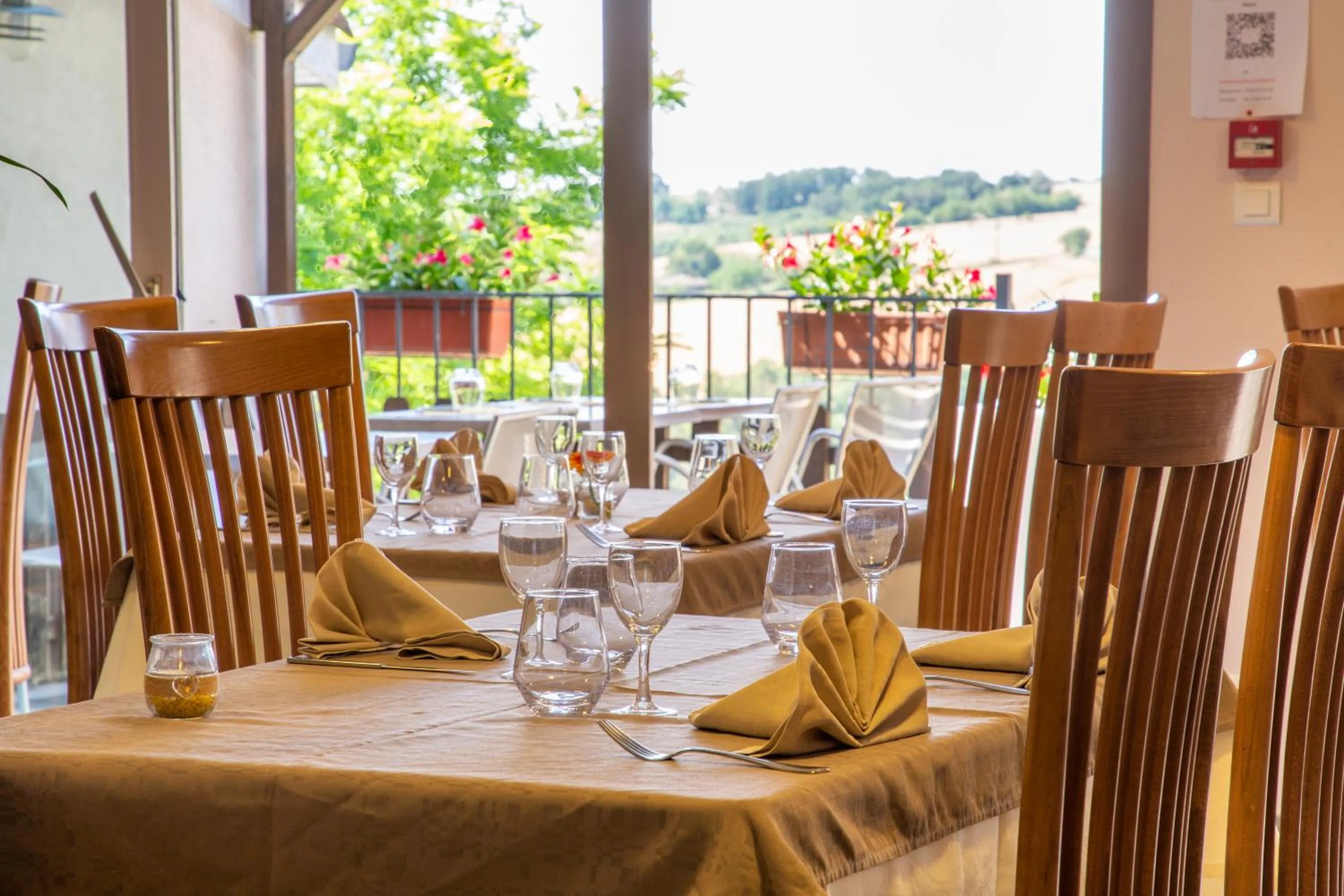 Restaurant/places to eat in Logis Hotels - Le relais des deux vallées - Hôtel et restaurant