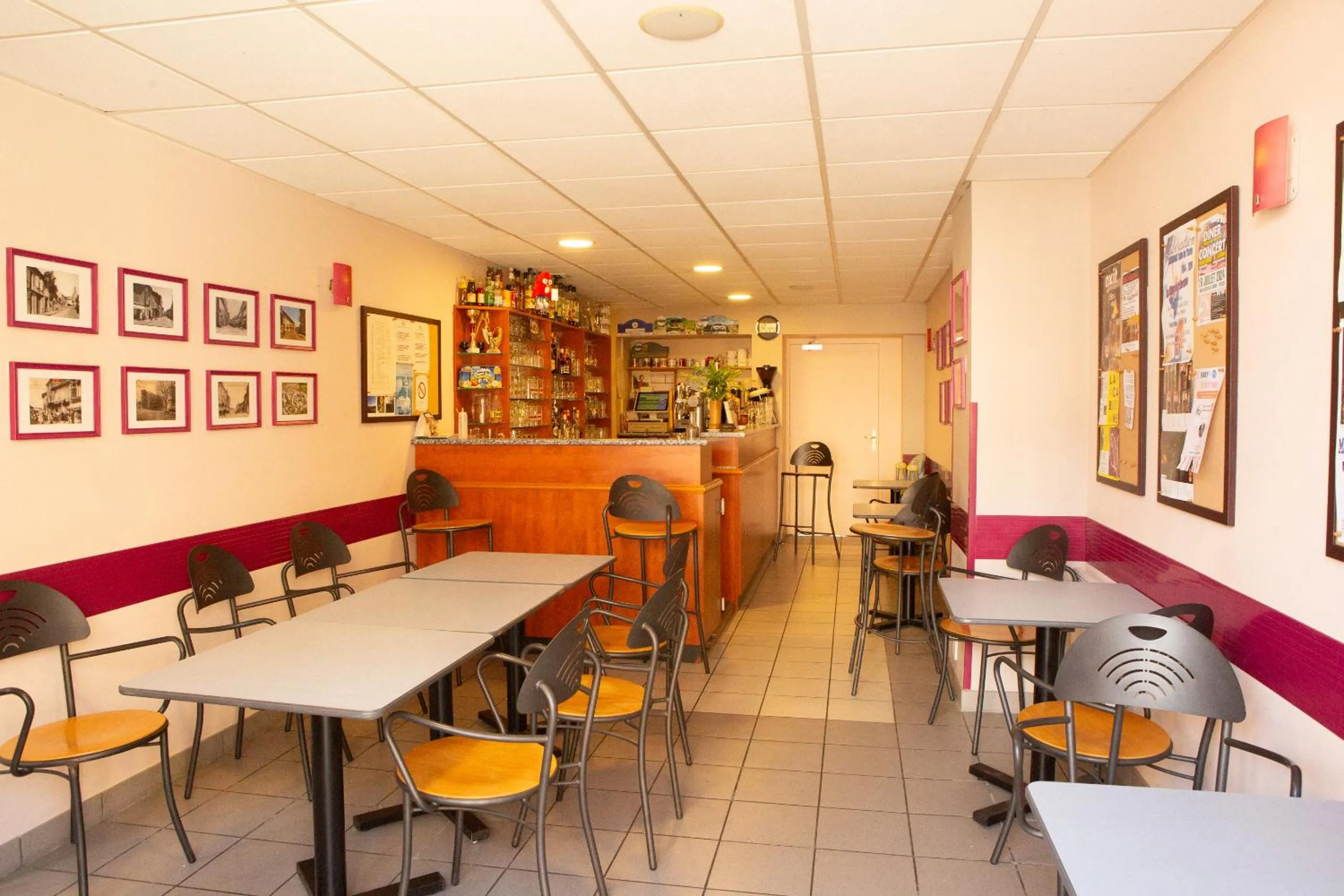 Logis Hotels - Le relais des deux vallées - Hôtel et restaurant