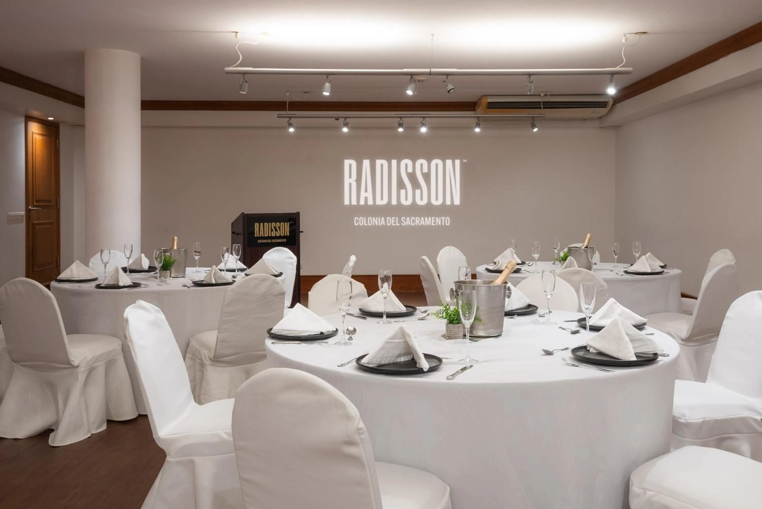 Property logo or sign in Radisson Hotel Colonia del Sacramento