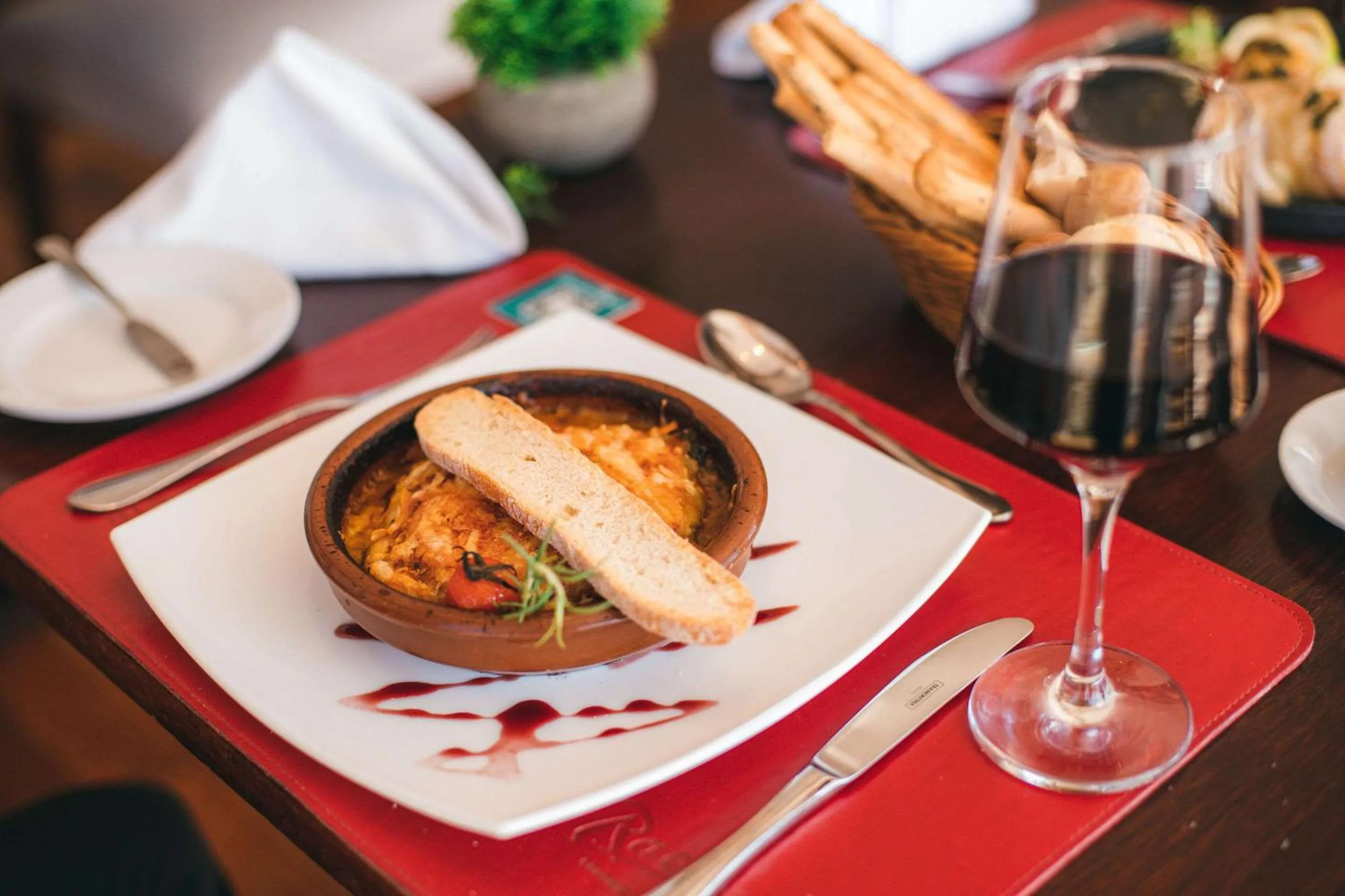 Restaurant/places to eat in Radisson Hotel Colonia del Sacramento