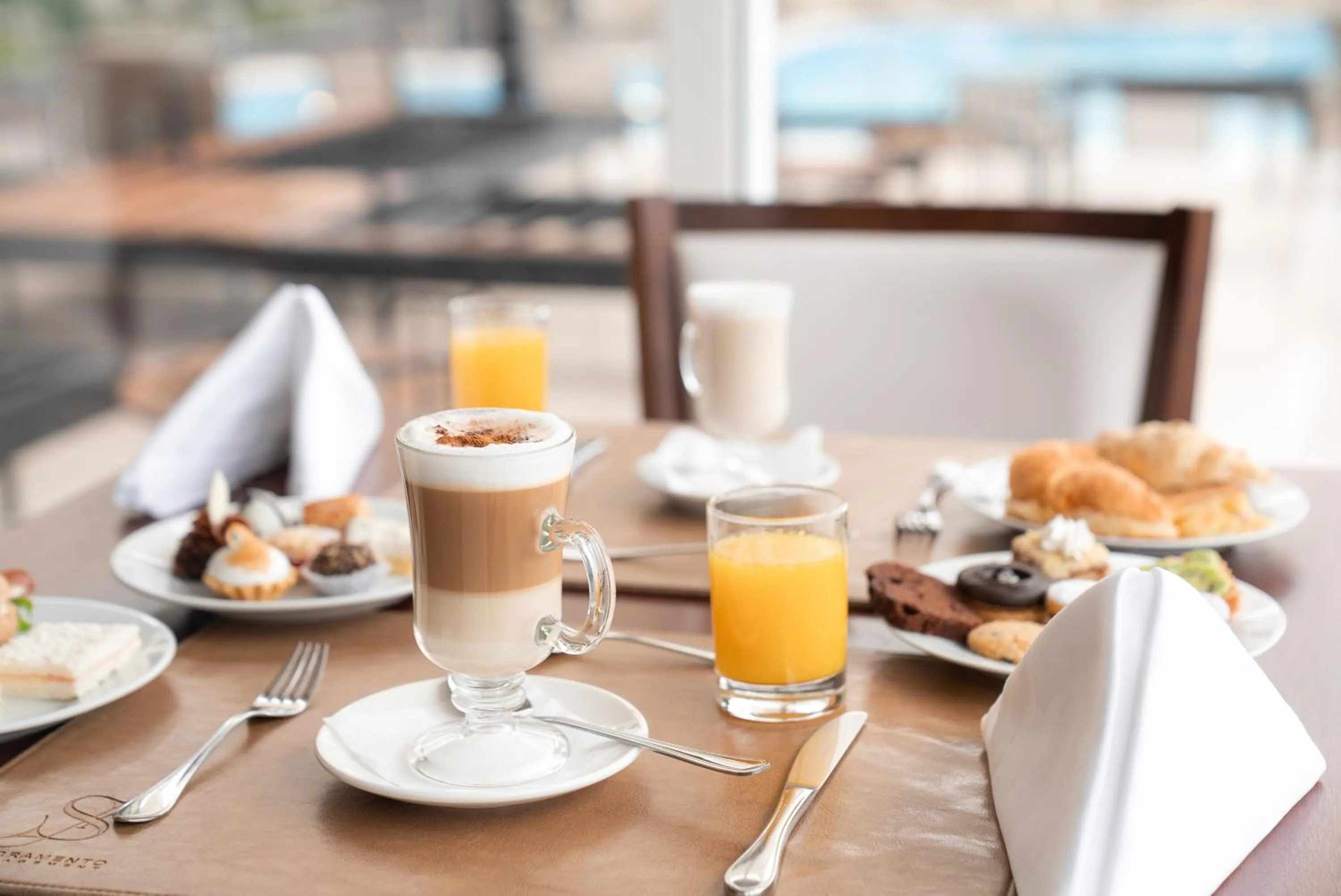 Food and drinks in Radisson Hotel Colonia del Sacramento