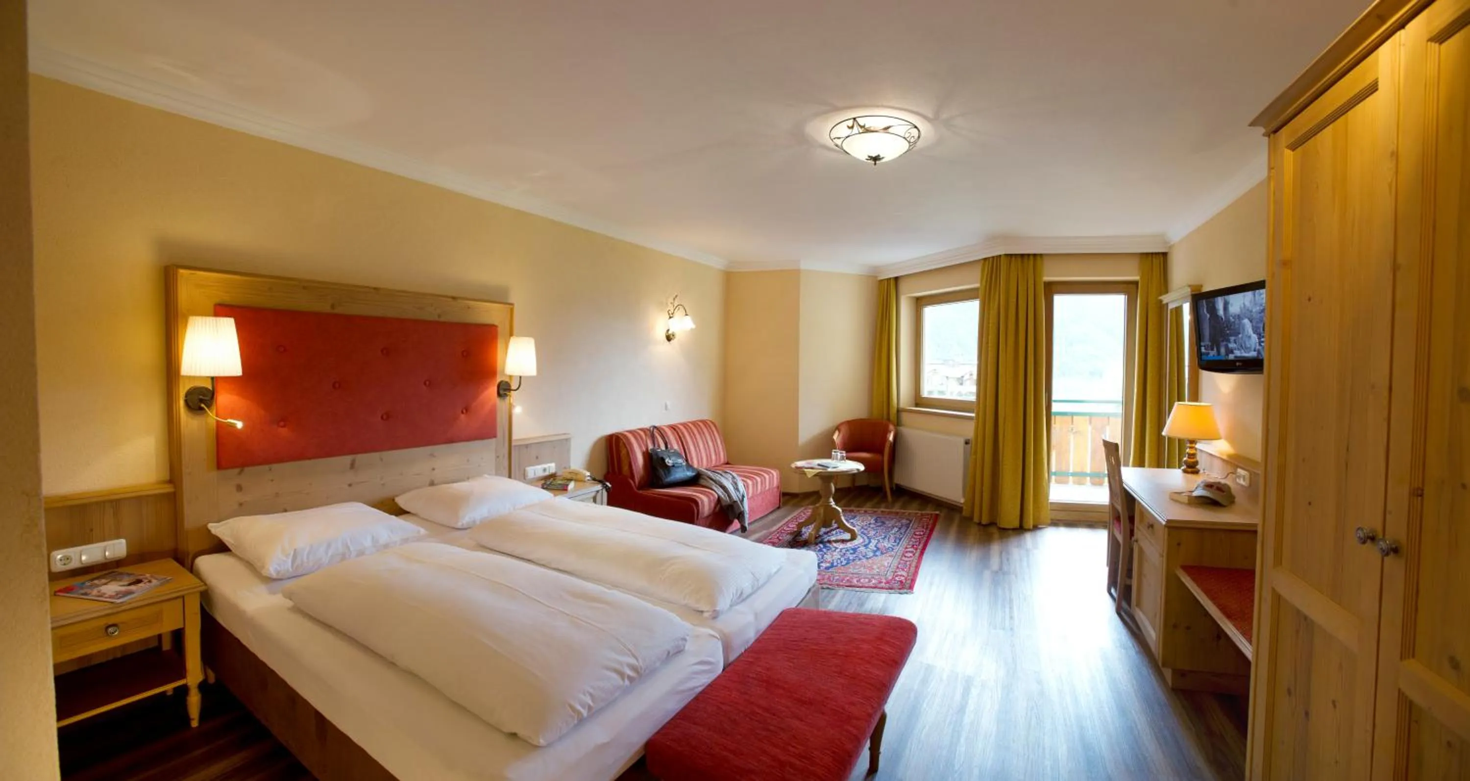 Photo of the whole room, Bed in Das Pfandler