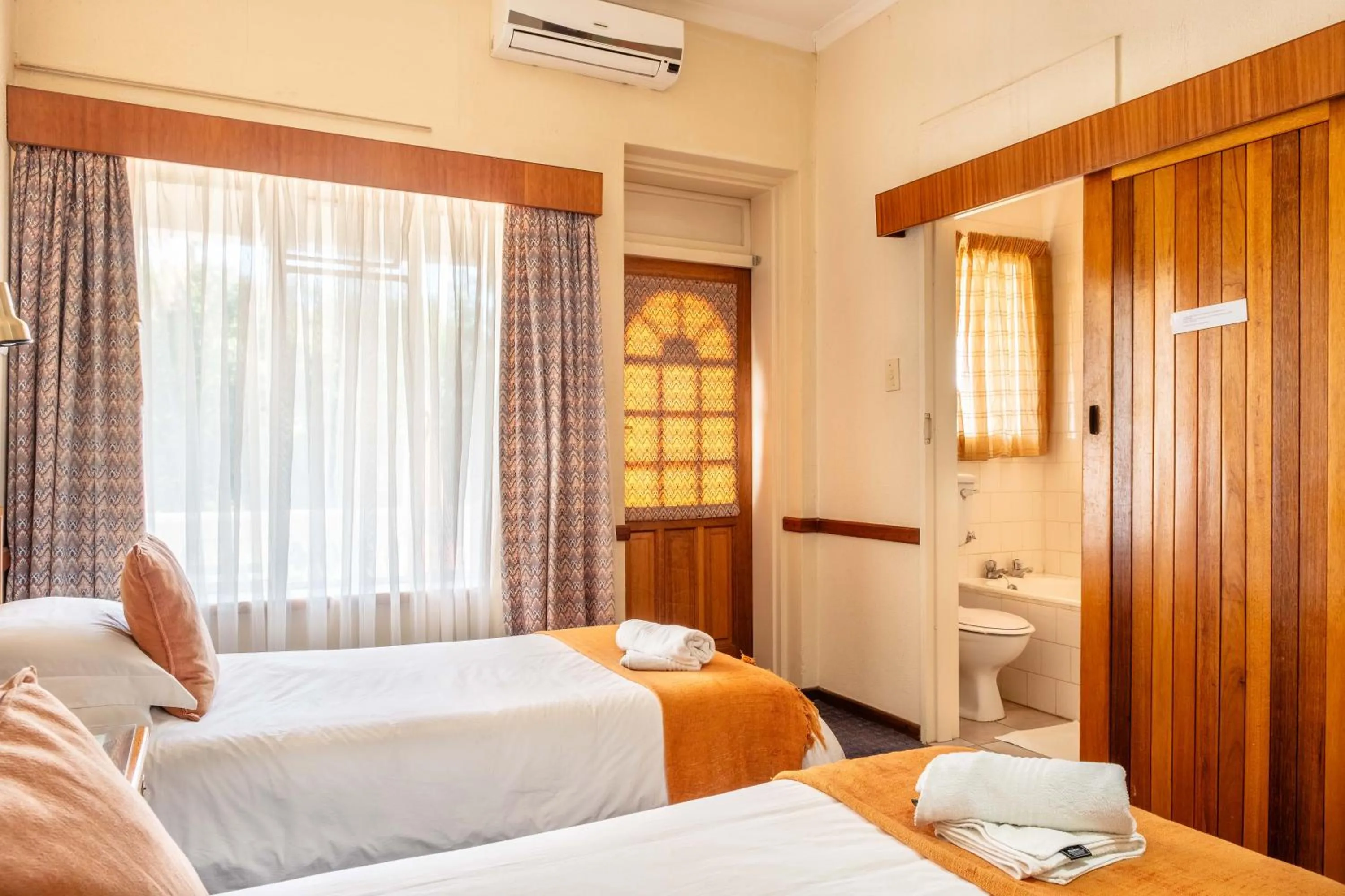 Bed in Karoo Country Inn